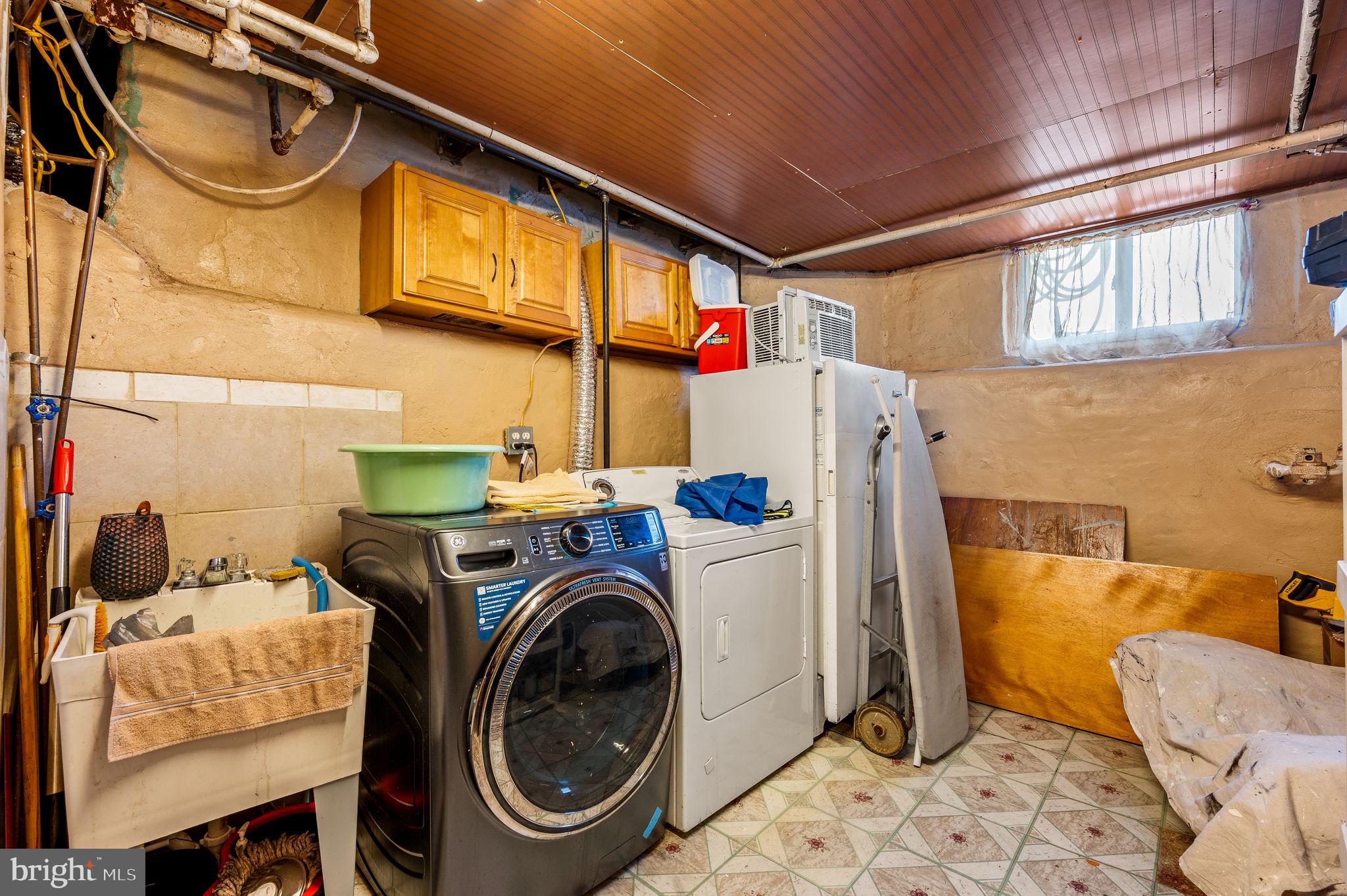 LAWNCREST - Residential