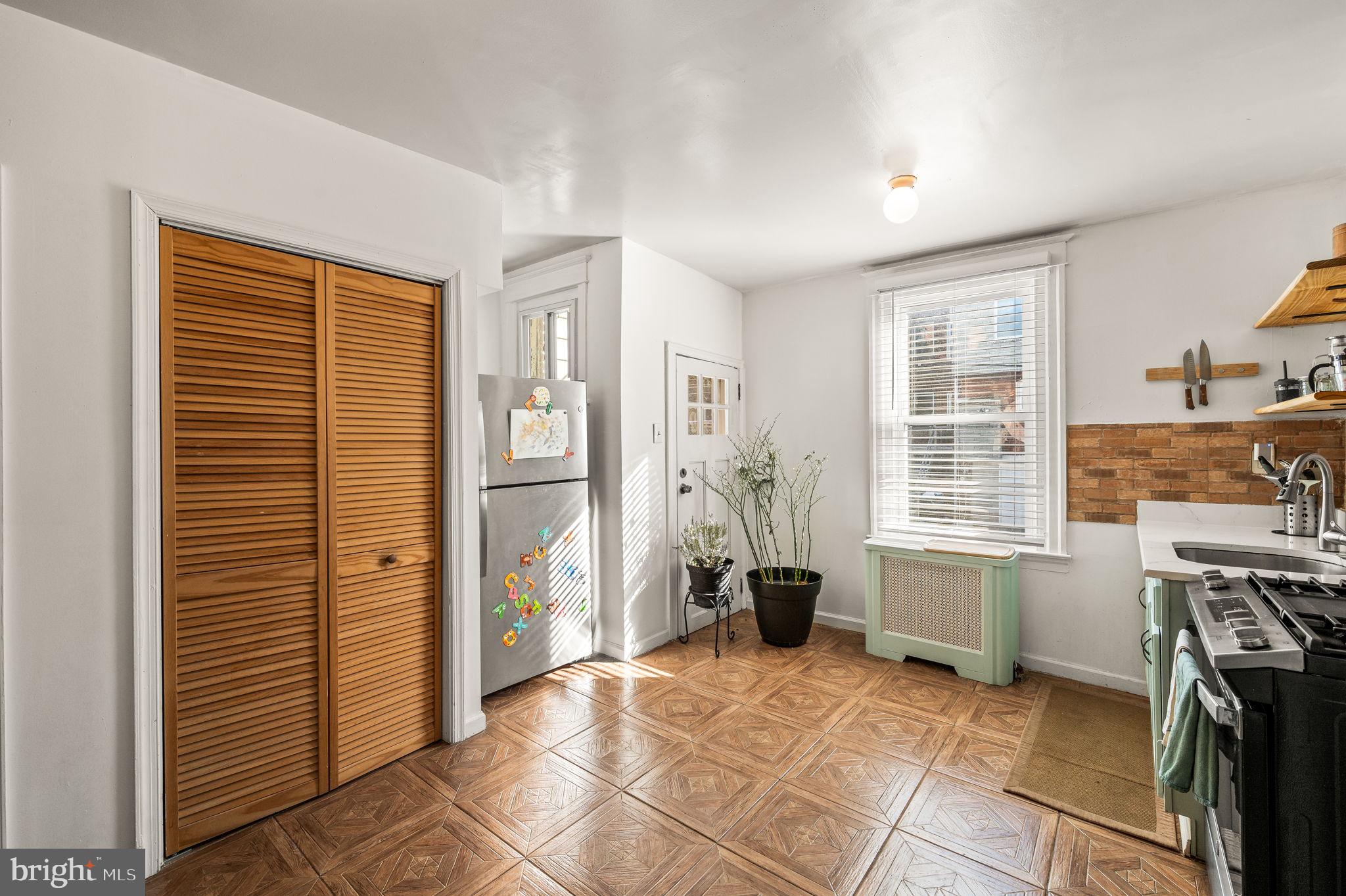 LAWNCREST - Residential