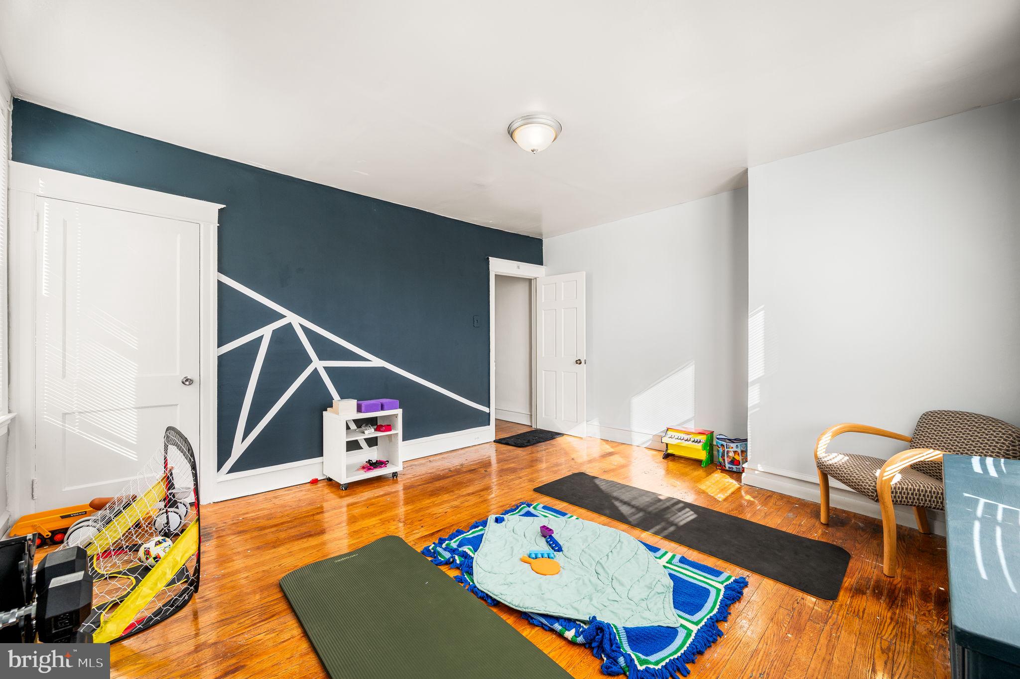 LAWNCREST - Residential