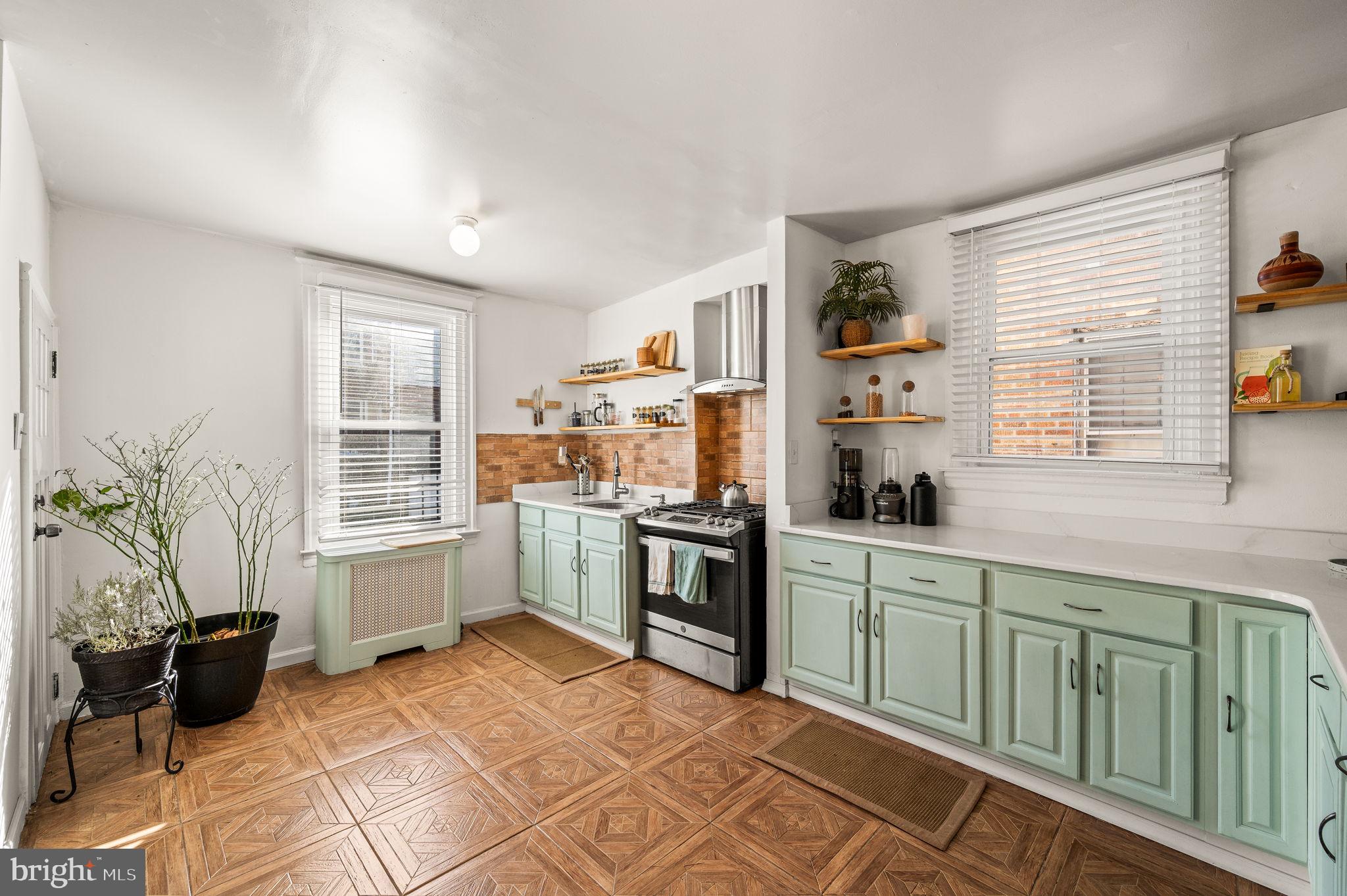 LAWNCREST - Residential