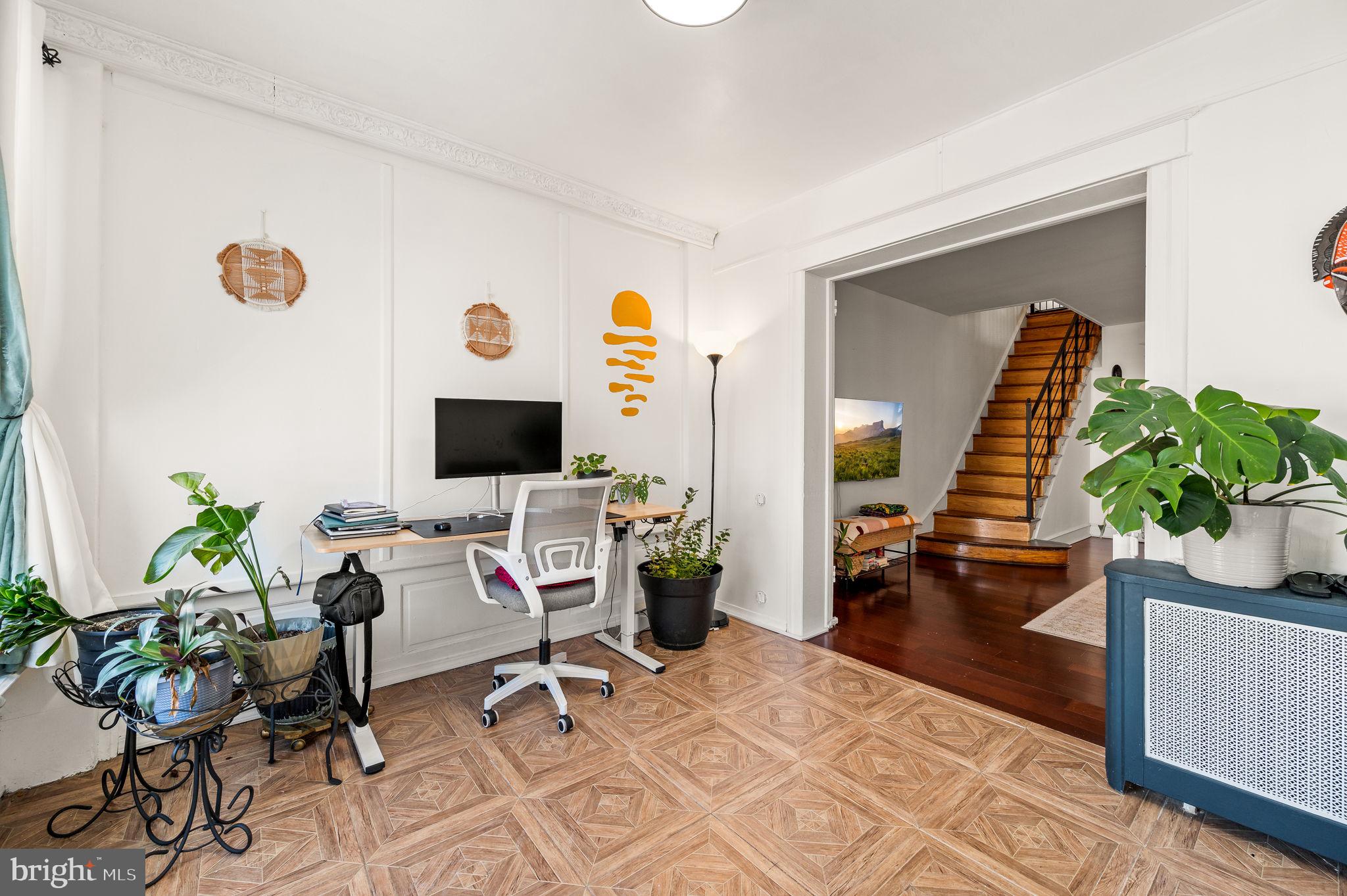 LAWNCREST - Residential