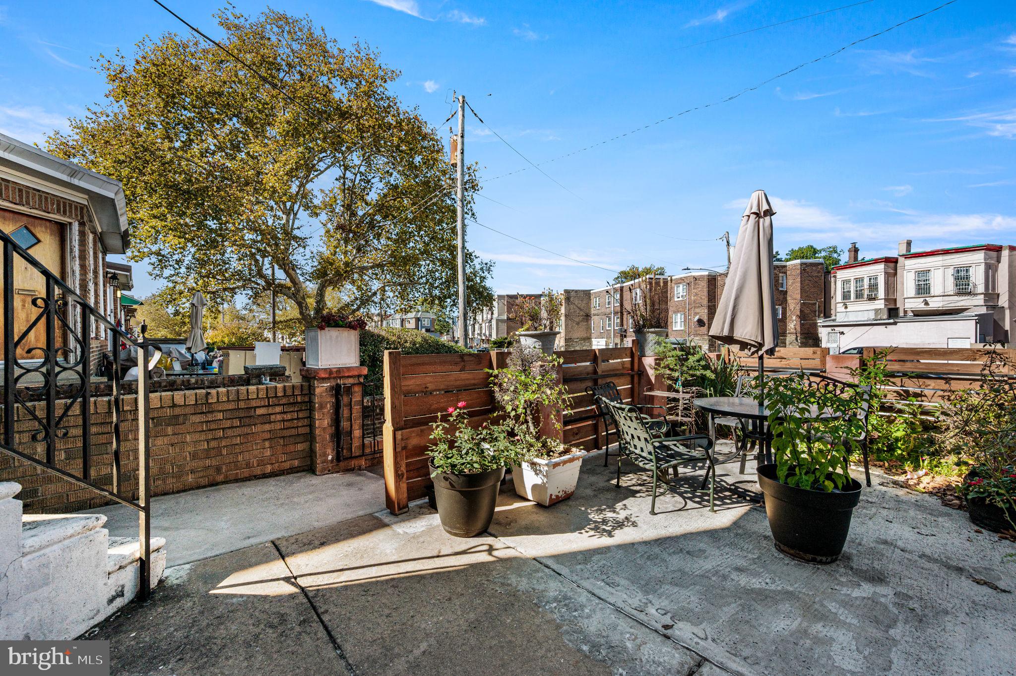 LAWNCREST - Residential