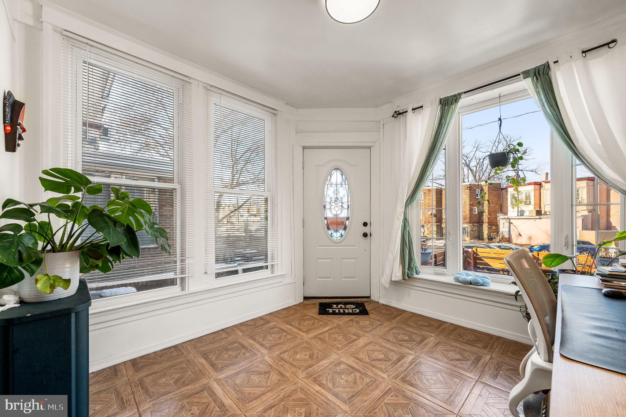 LAWNCREST - Residential