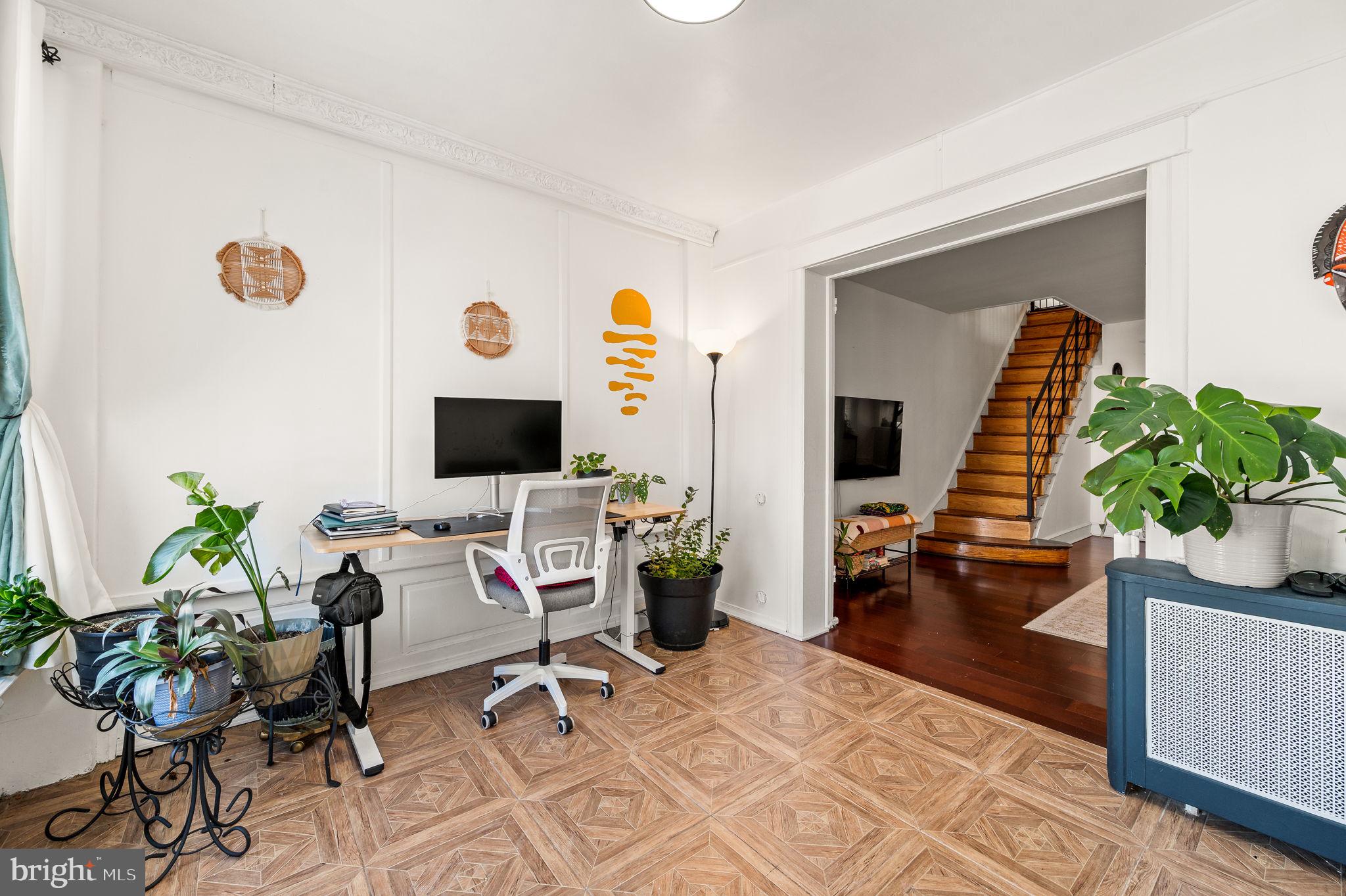 LAWNCREST - Residential