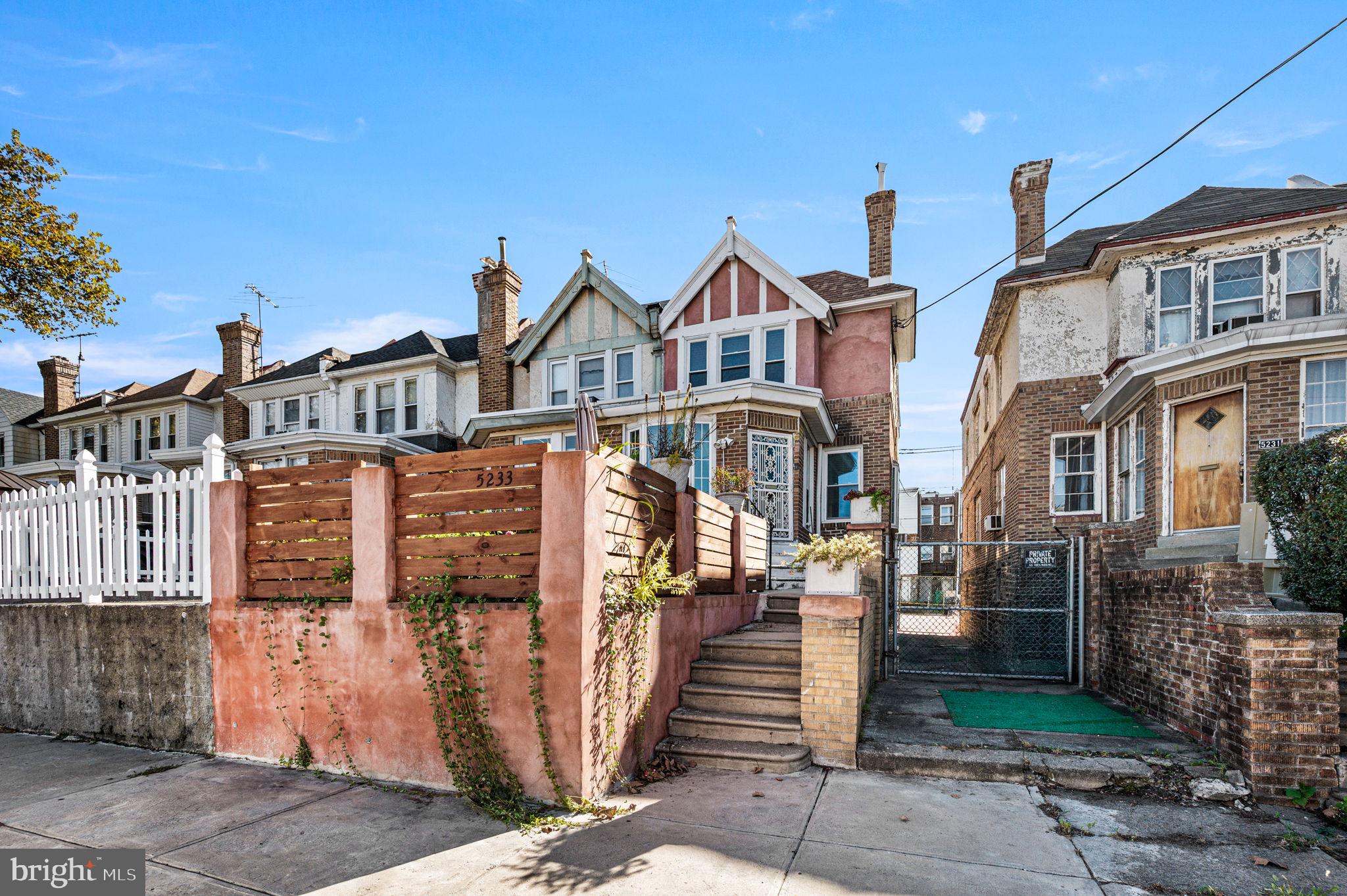 LAWNCREST - Residential