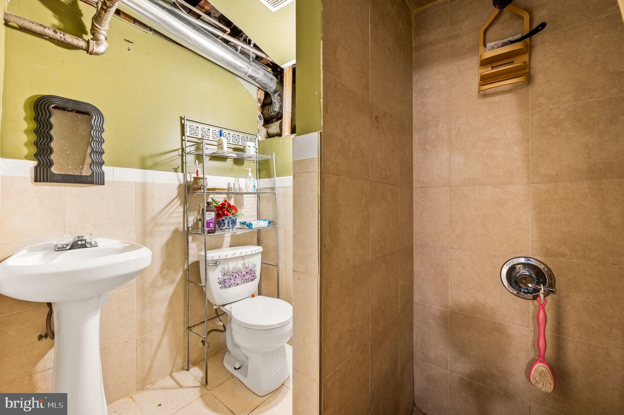 LAWNCREST - Residential