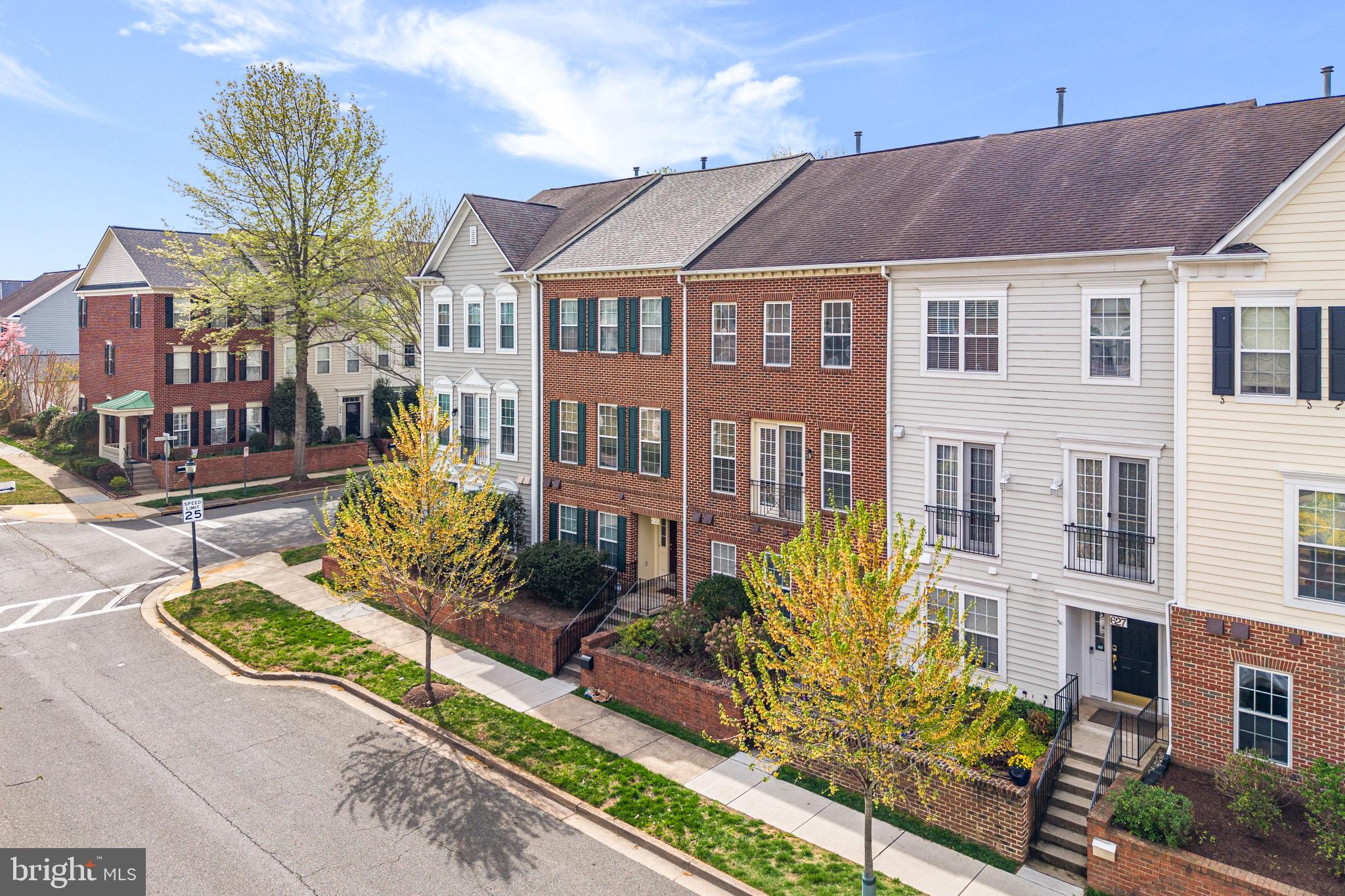 631 GATESTONE STREET