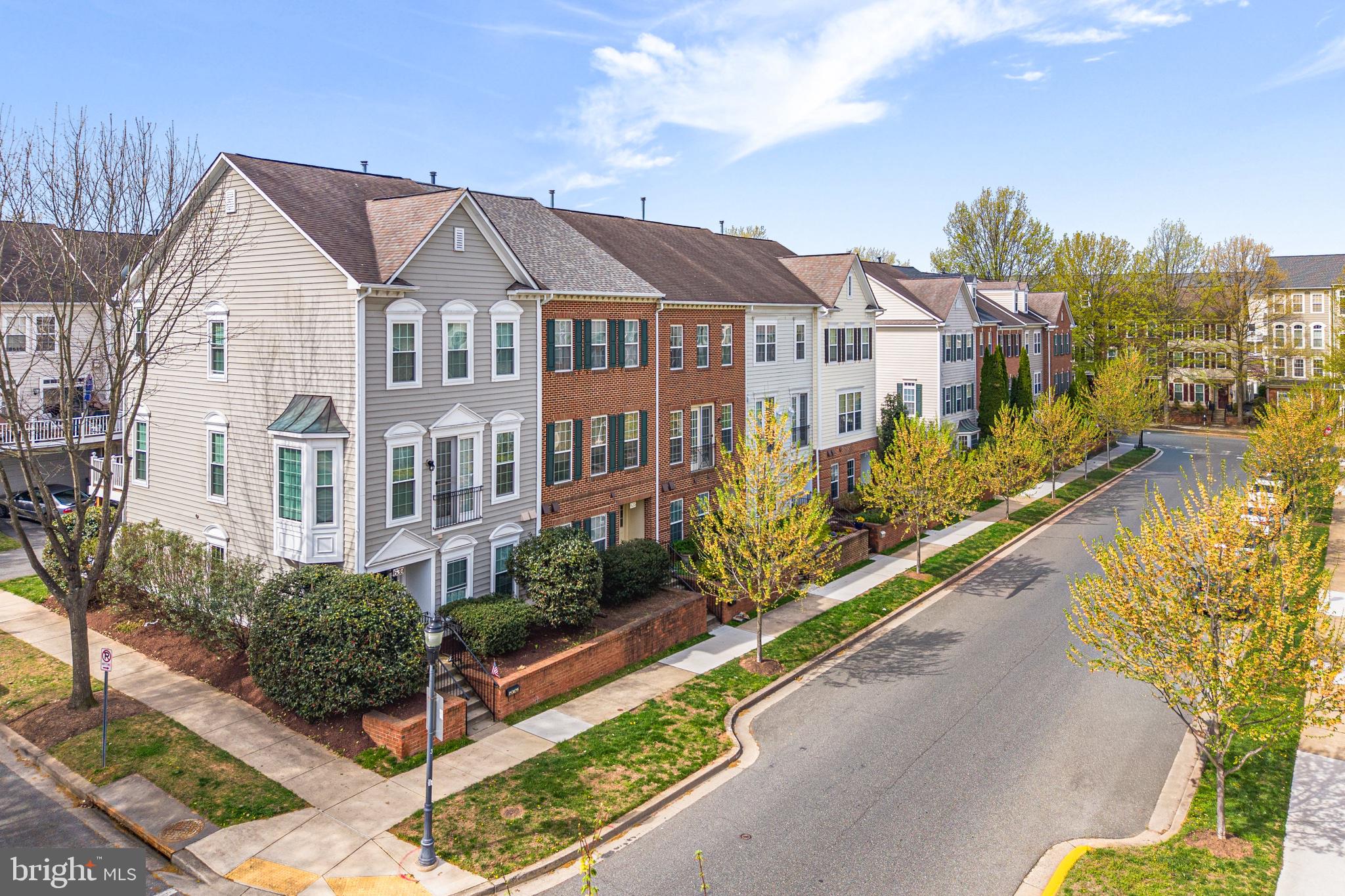 631 GATESTONE STREET