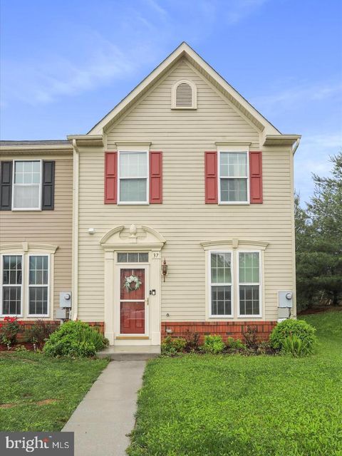 37 ERIE PLACE FALLING WATERS WV 25419