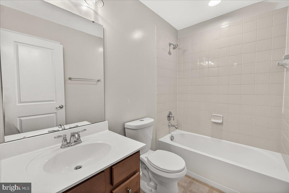 BROOKFIELD - Residential