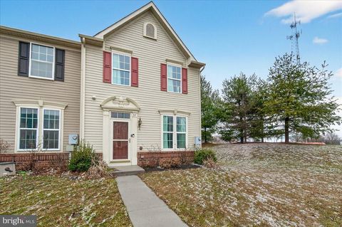 Townhouse For Sale - 37 Erie Place<br/> Berkeley County, FALLING WATERS, WV 25419