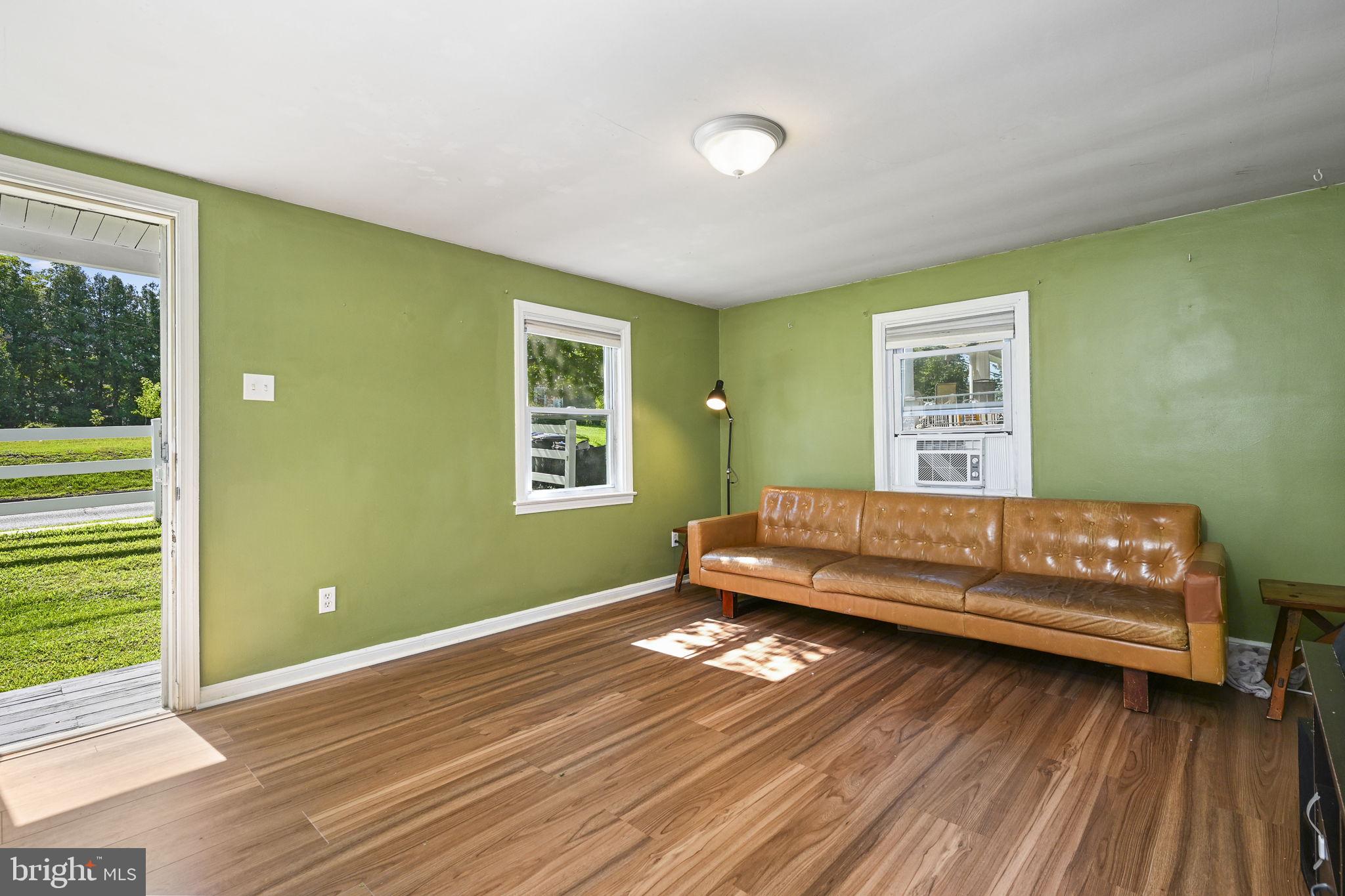 321 N PLEASANTVIEW ROAD