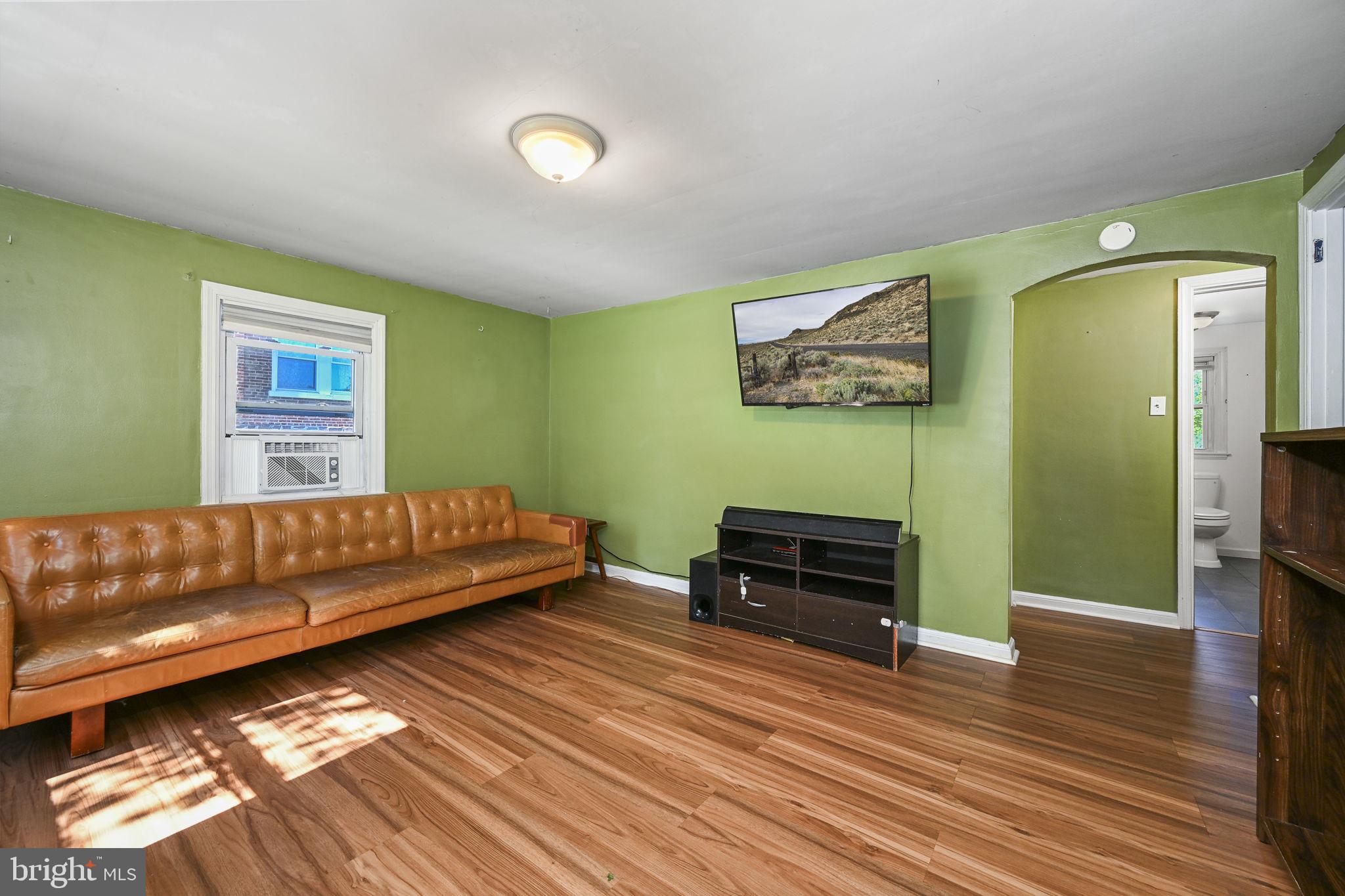 321 N PLEASANTVIEW ROAD