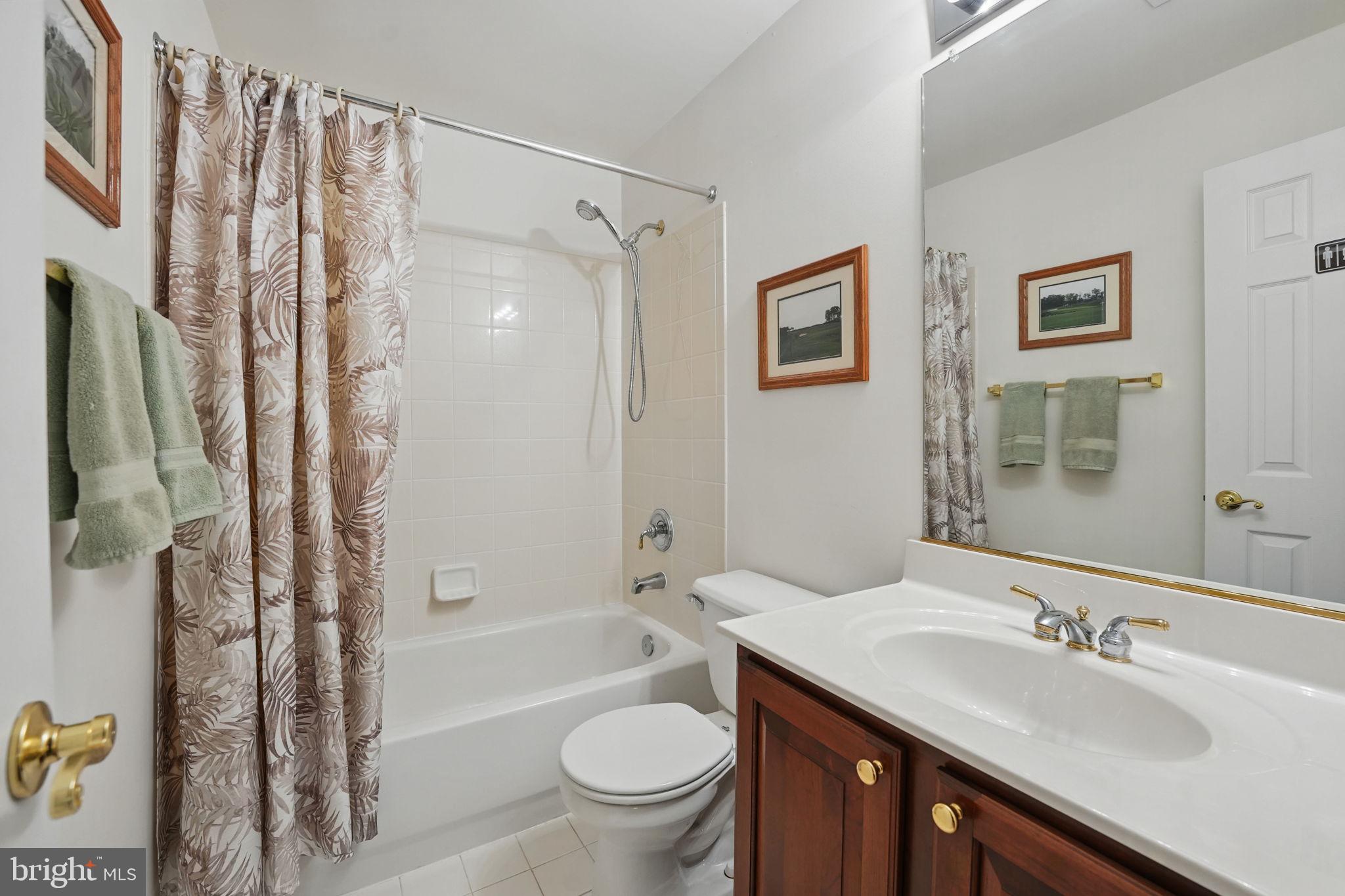 COLONNADE AT DULLES - Residential