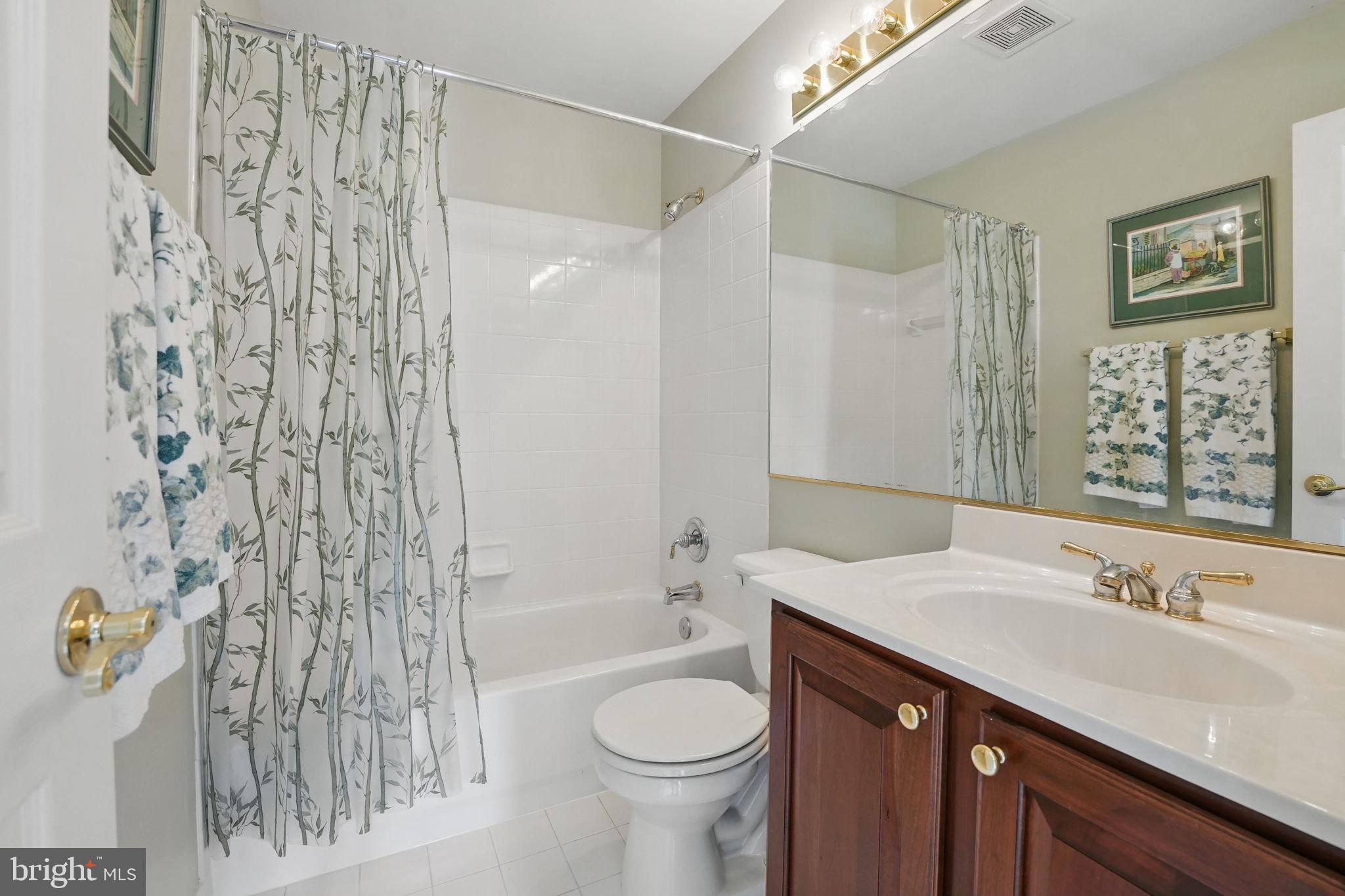 COLONNADE AT DULLES - Residential