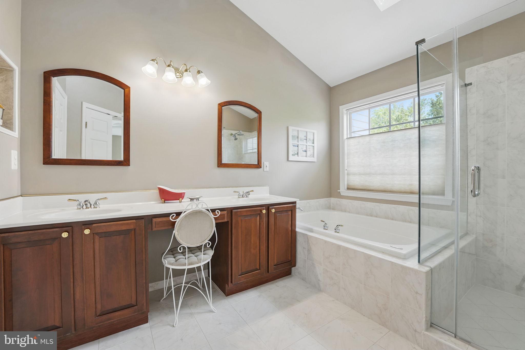 COLONNADE AT DULLES - Residential