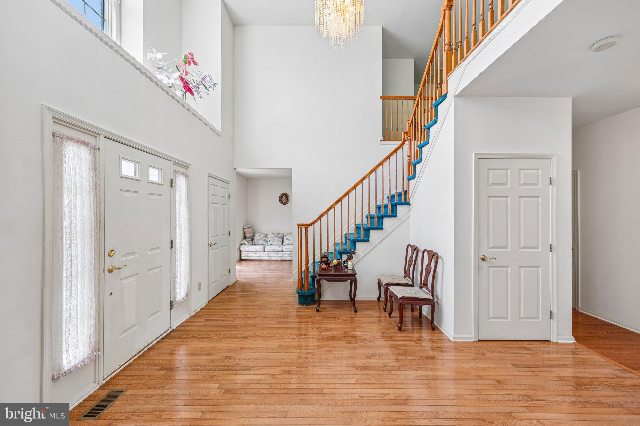 2 CHAMBERLIN COURT