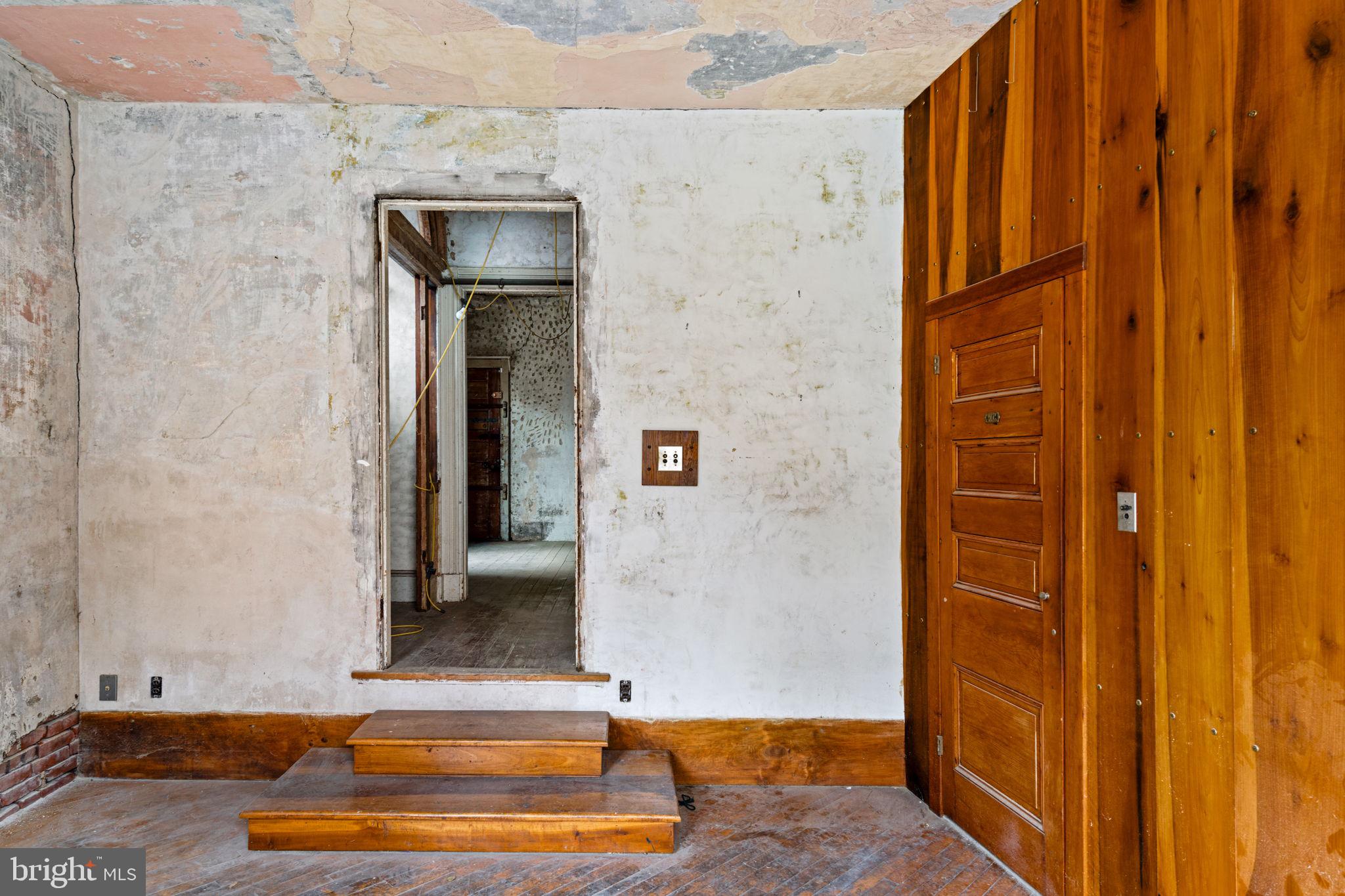 WASHINGTON SQ WEST - Residential