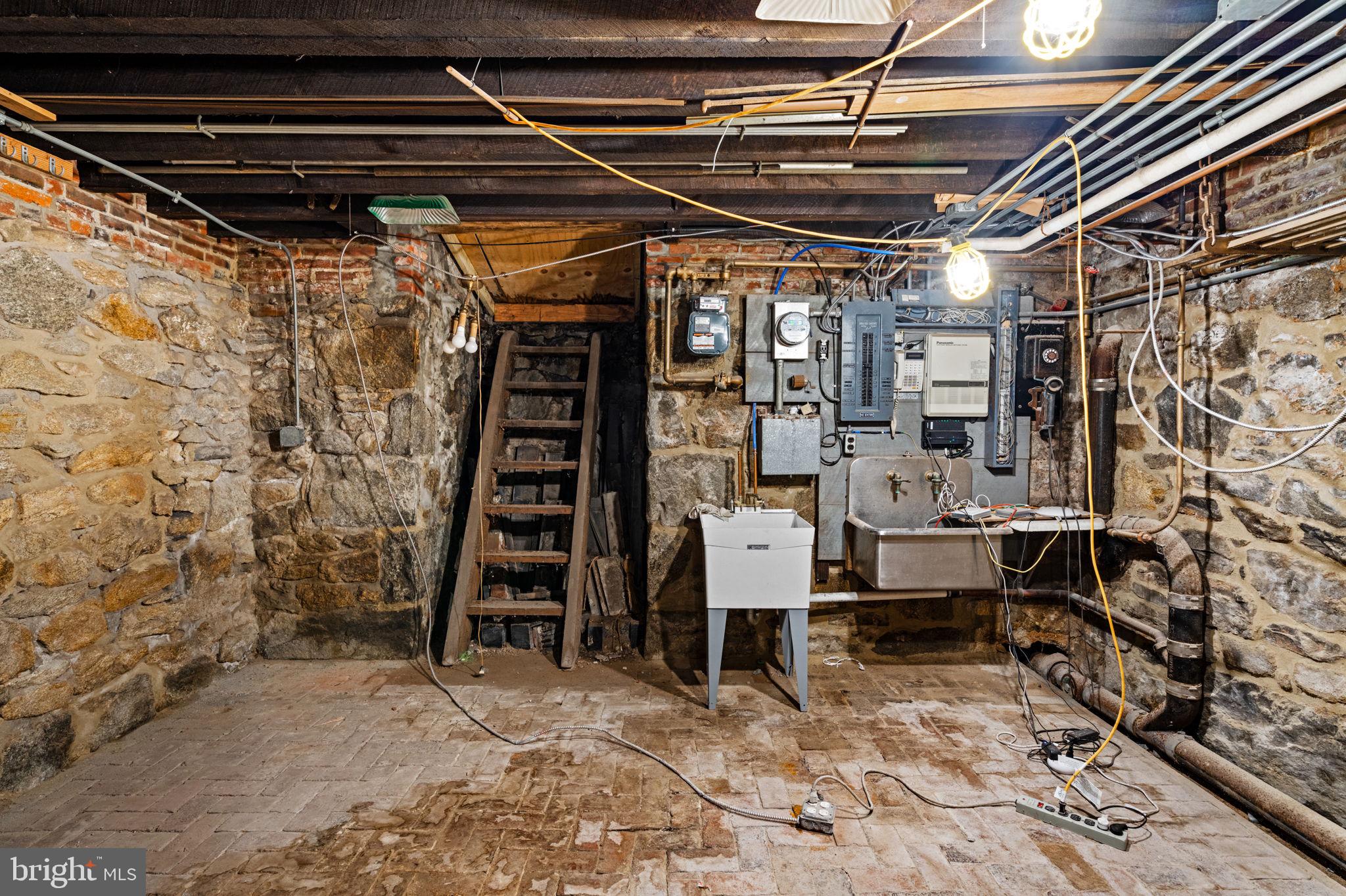 WASHINGTON SQ WEST - Residential