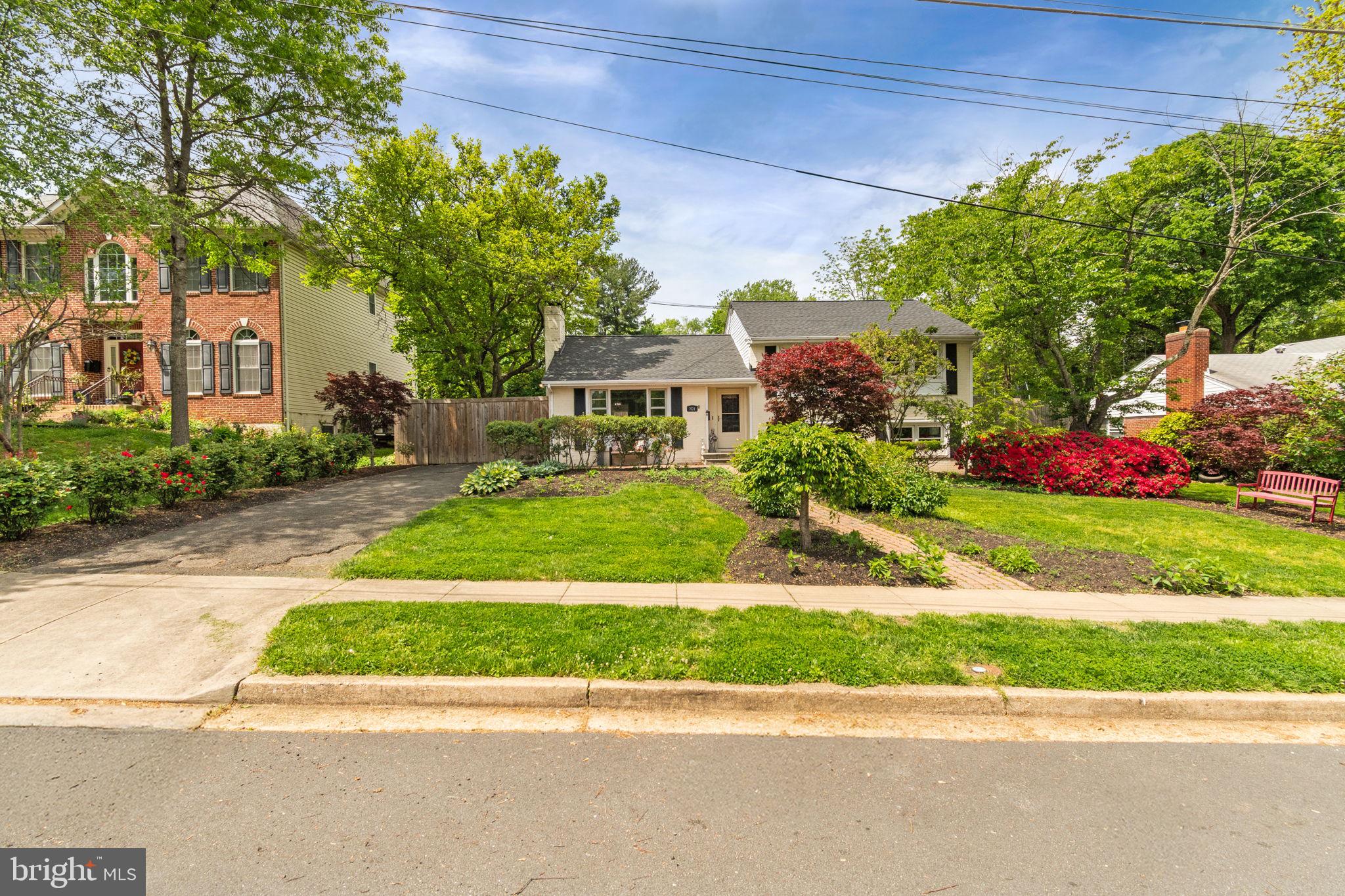 7024 STATENDAM COURT