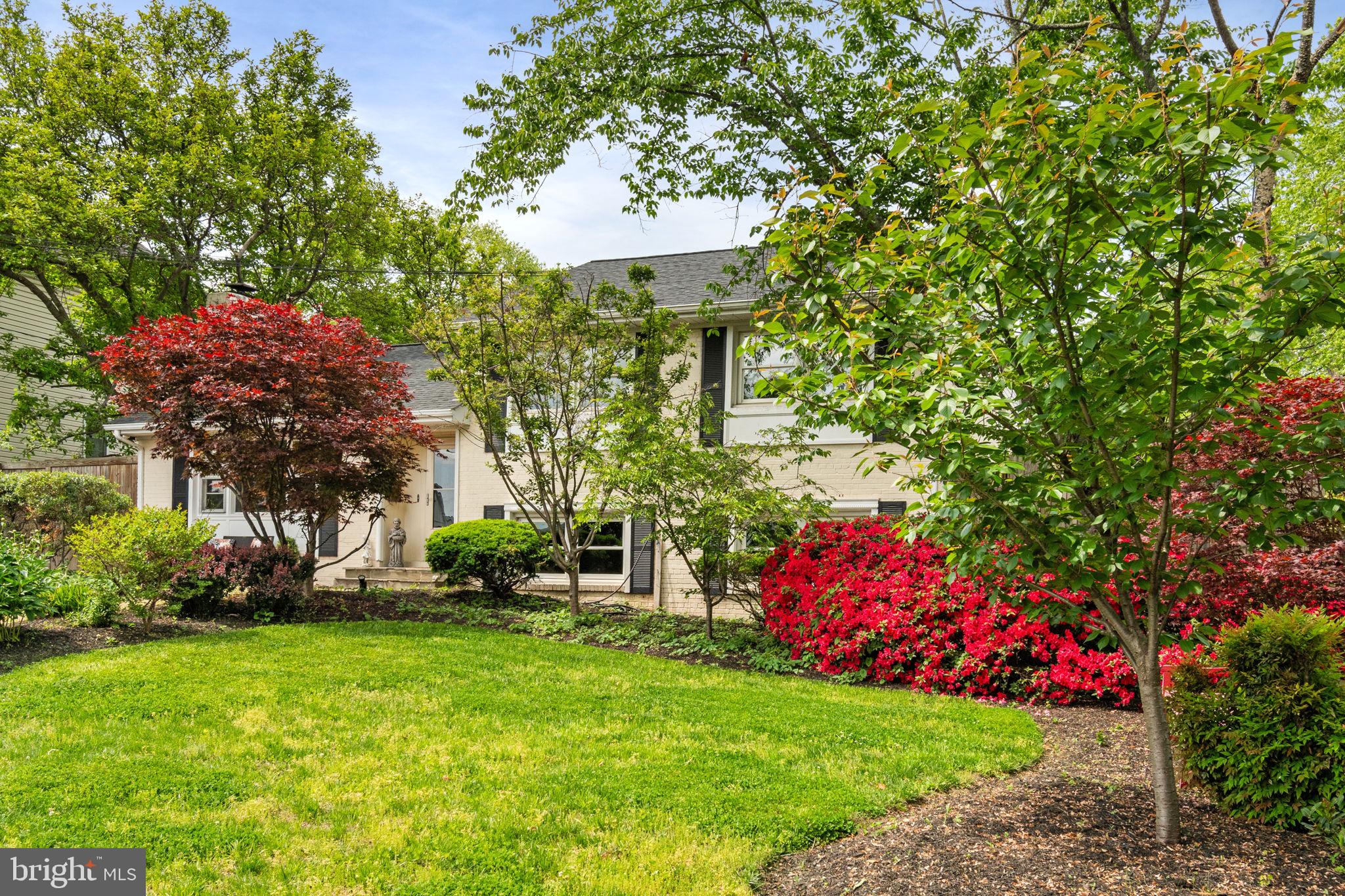 7024 STATENDAM COURT