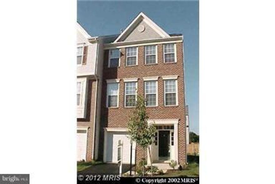 NICE TENANT REQUESTS 1 HR NOTICE* LOOKS LIKE MODEL * AMAZING END UNIT BRICK FR TH w/ 3 Fin levels & Walk out level* 1 CAR GARAGE* GREAT LOCATION* CLOSE TO HIGHWAYS, SHOPPING, DINNING, etc* HARDWOOD FLOORS THRU OUT* GOURMET KITCHEN w/ ISLAND + TONS OF UPGRADES* CUSTOM PAINT* VAULTED CEILINGS* LUXURY MBA* DECK* FENCED YARD - PRIVACY* OPEN FLOOR PLAN* ABSOLUTELY GORGEOUS! Must See !!!