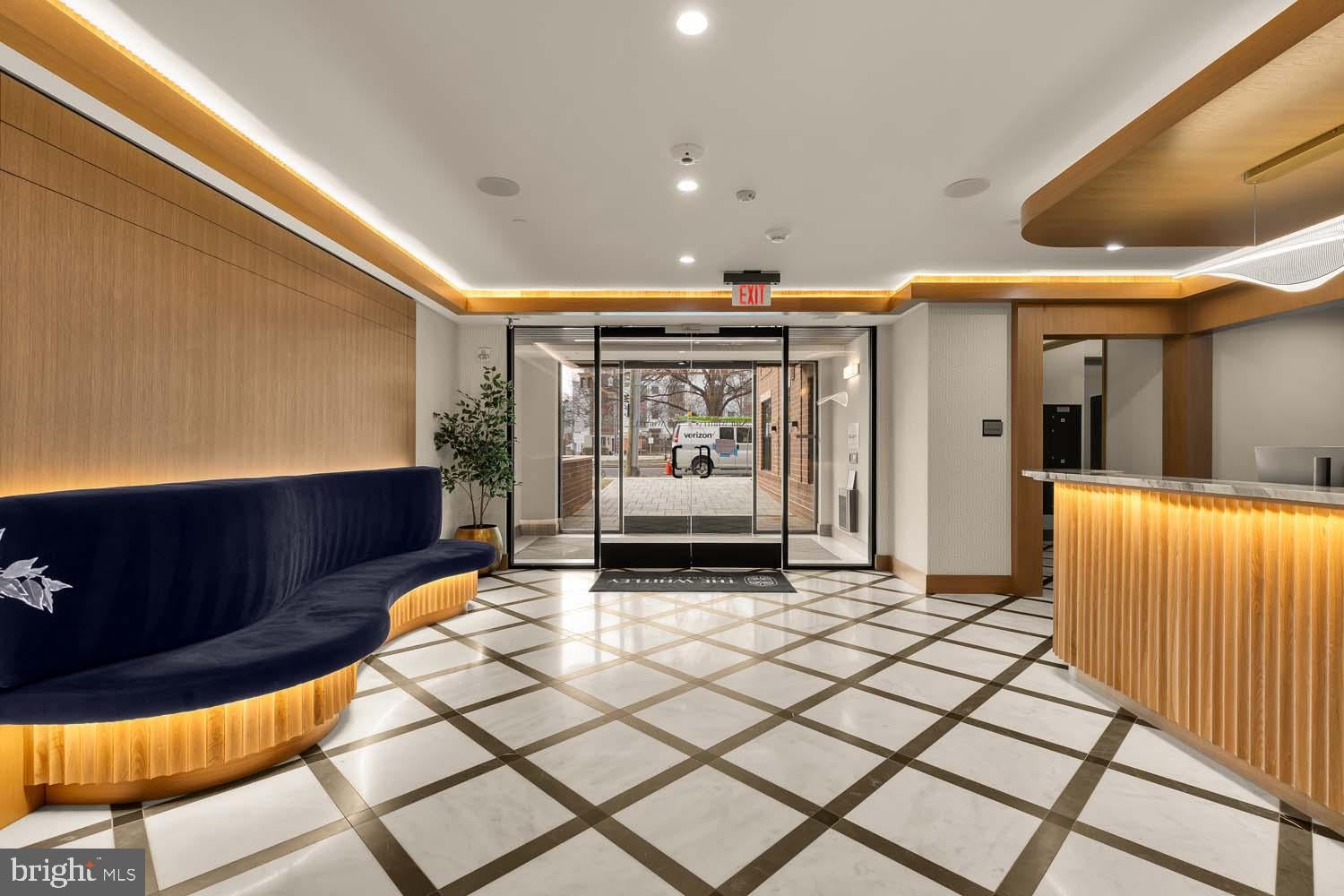 811 N COLUMBUS STREET 407