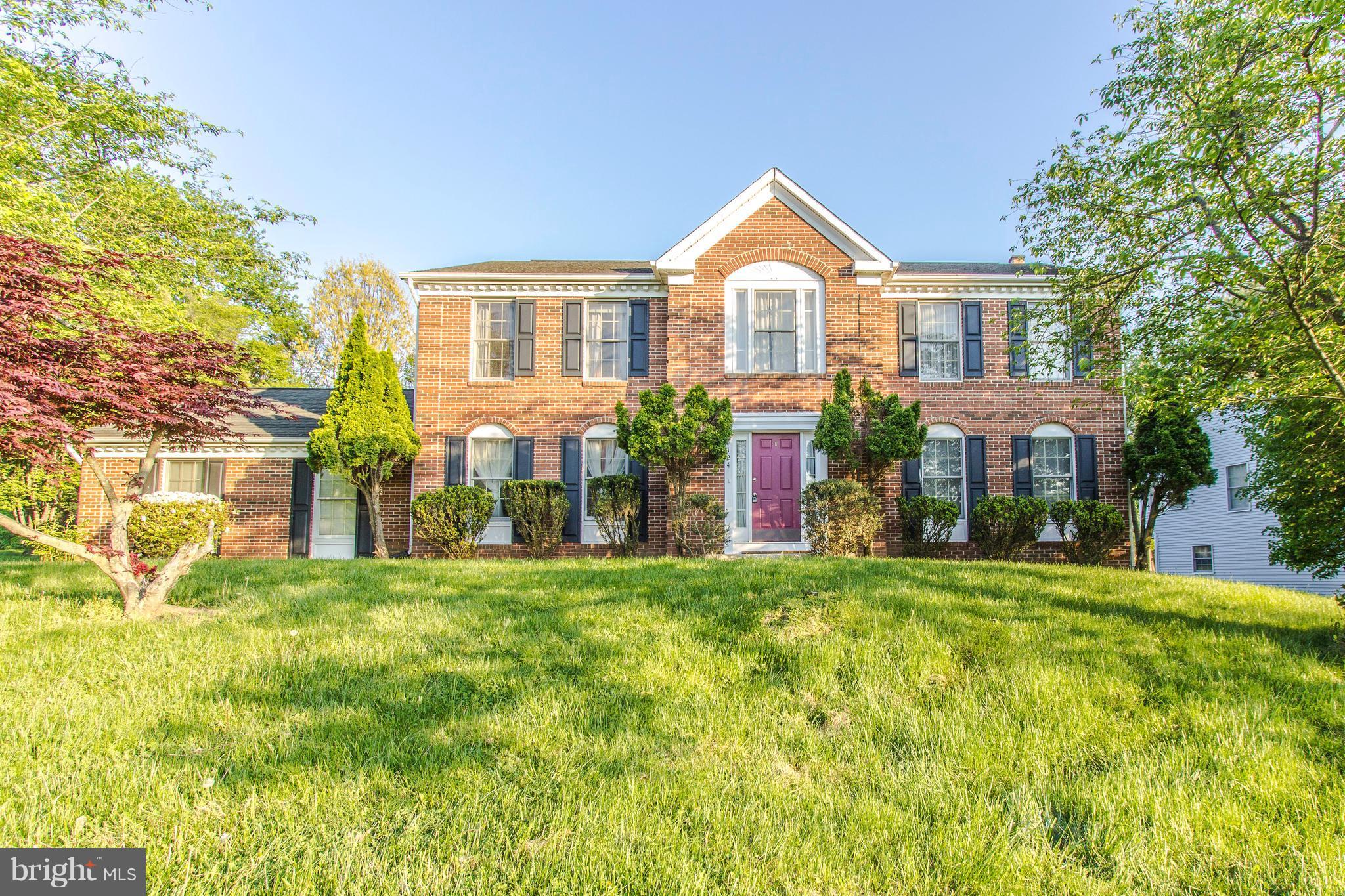 NORTH SHERWOOD FOREST - Residential