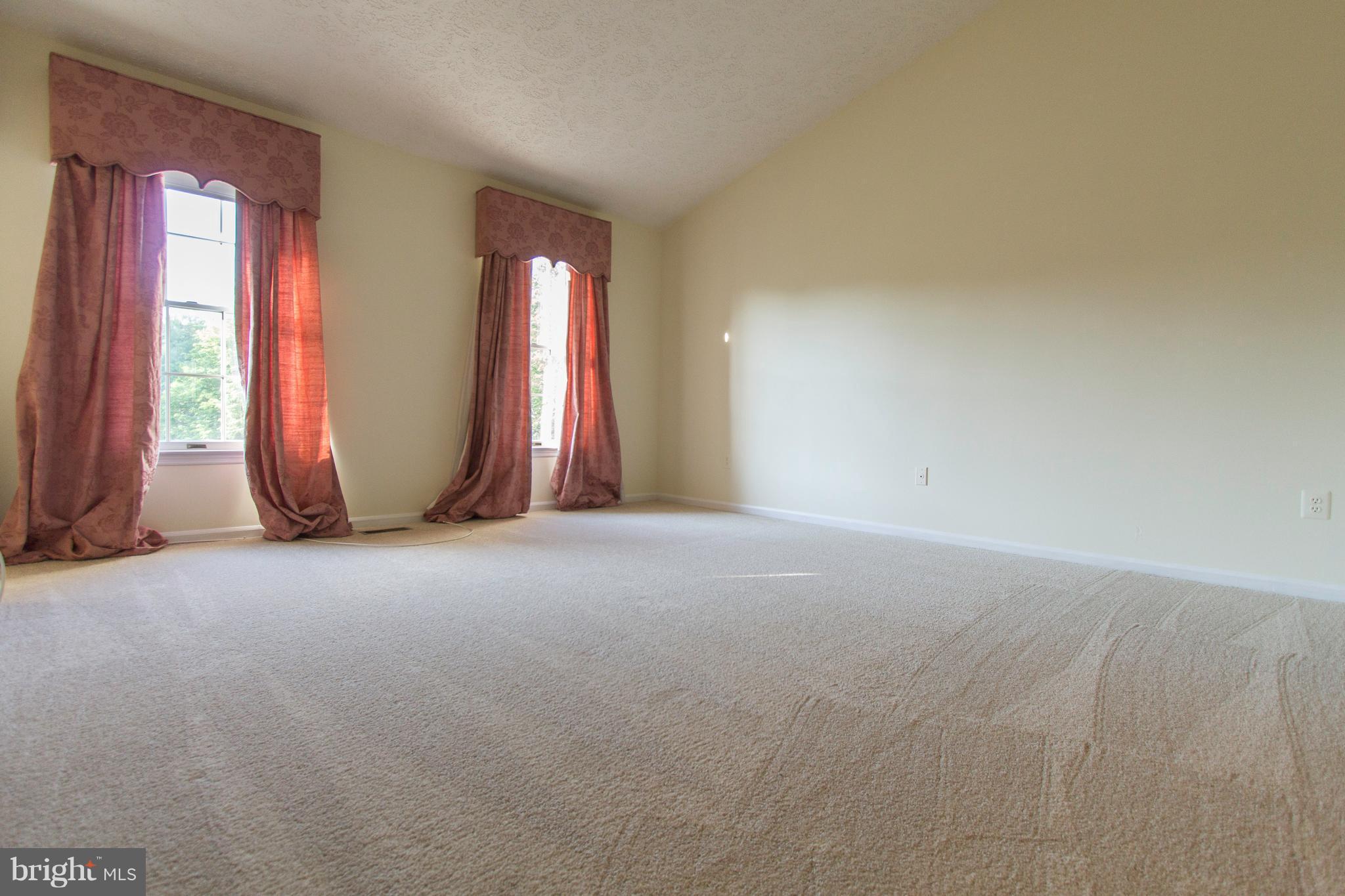 NORTH SHERWOOD FOREST - Residential