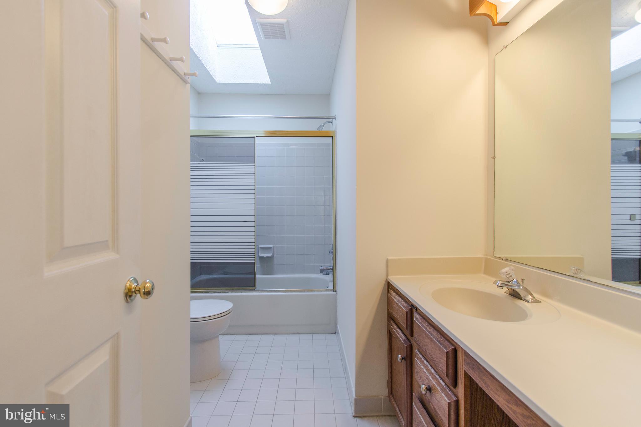 NORTH SHERWOOD FOREST - Residential