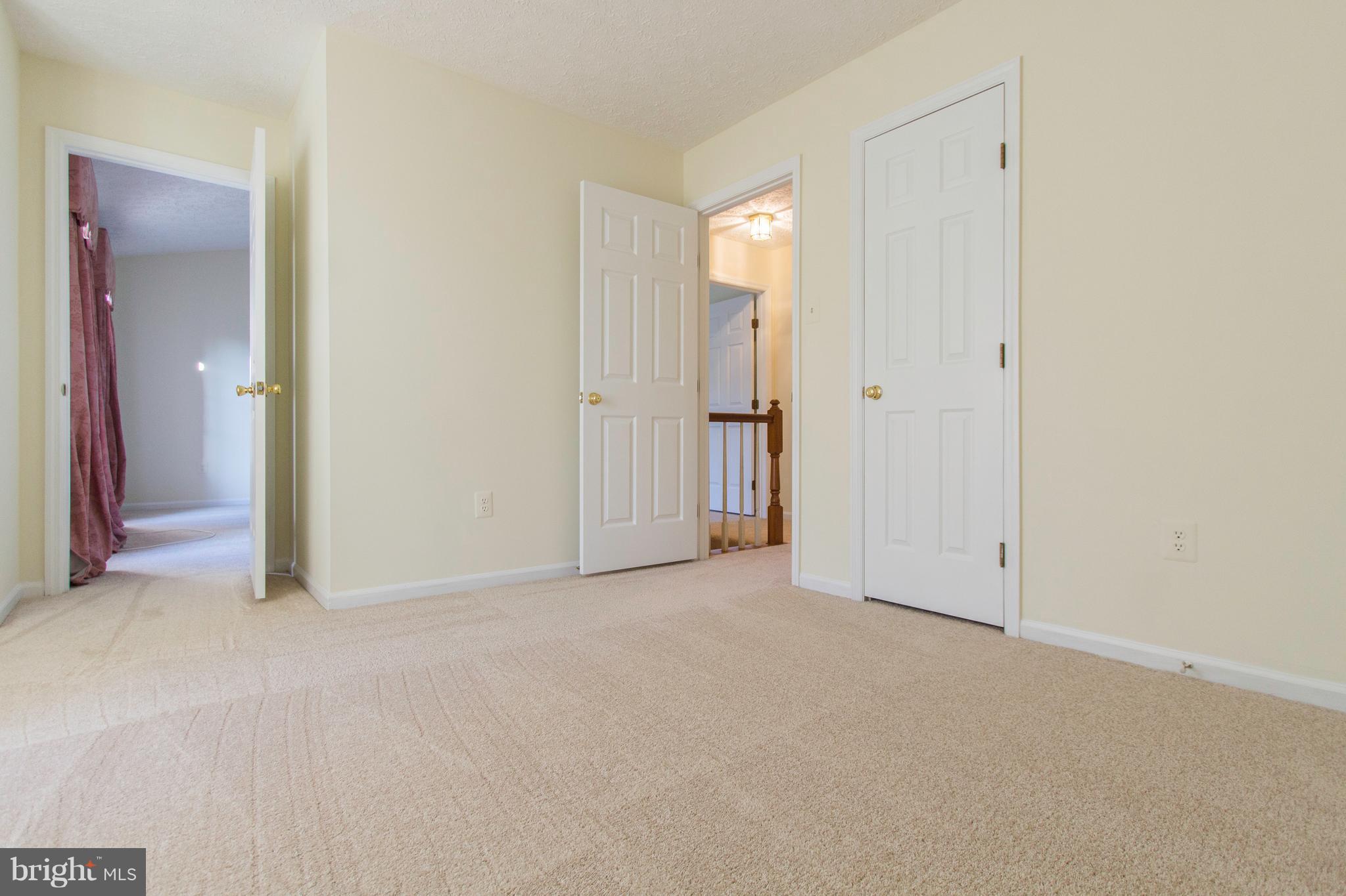 NORTH SHERWOOD FOREST - Residential