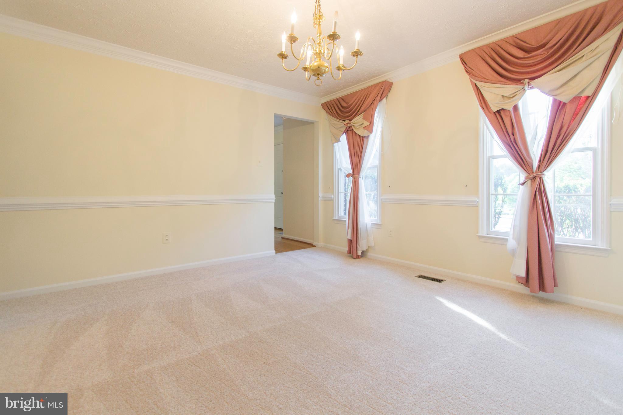 NORTH SHERWOOD FOREST - Residential