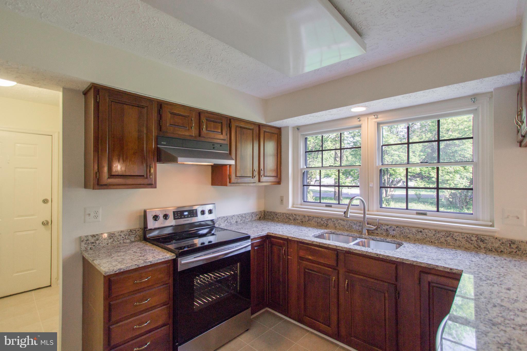 NORTH SHERWOOD FOREST - Residential