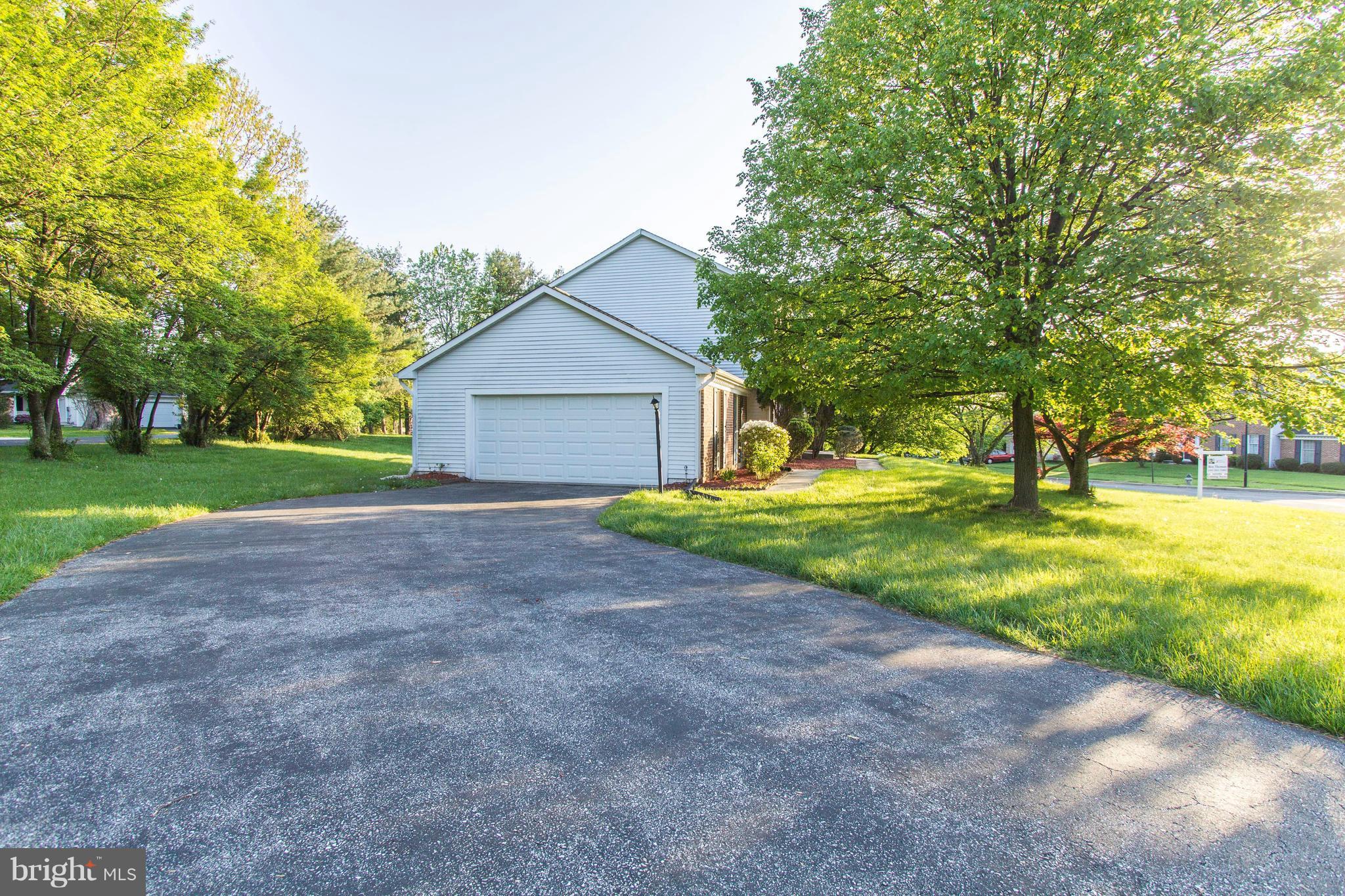 NORTH SHERWOOD FOREST - Residential