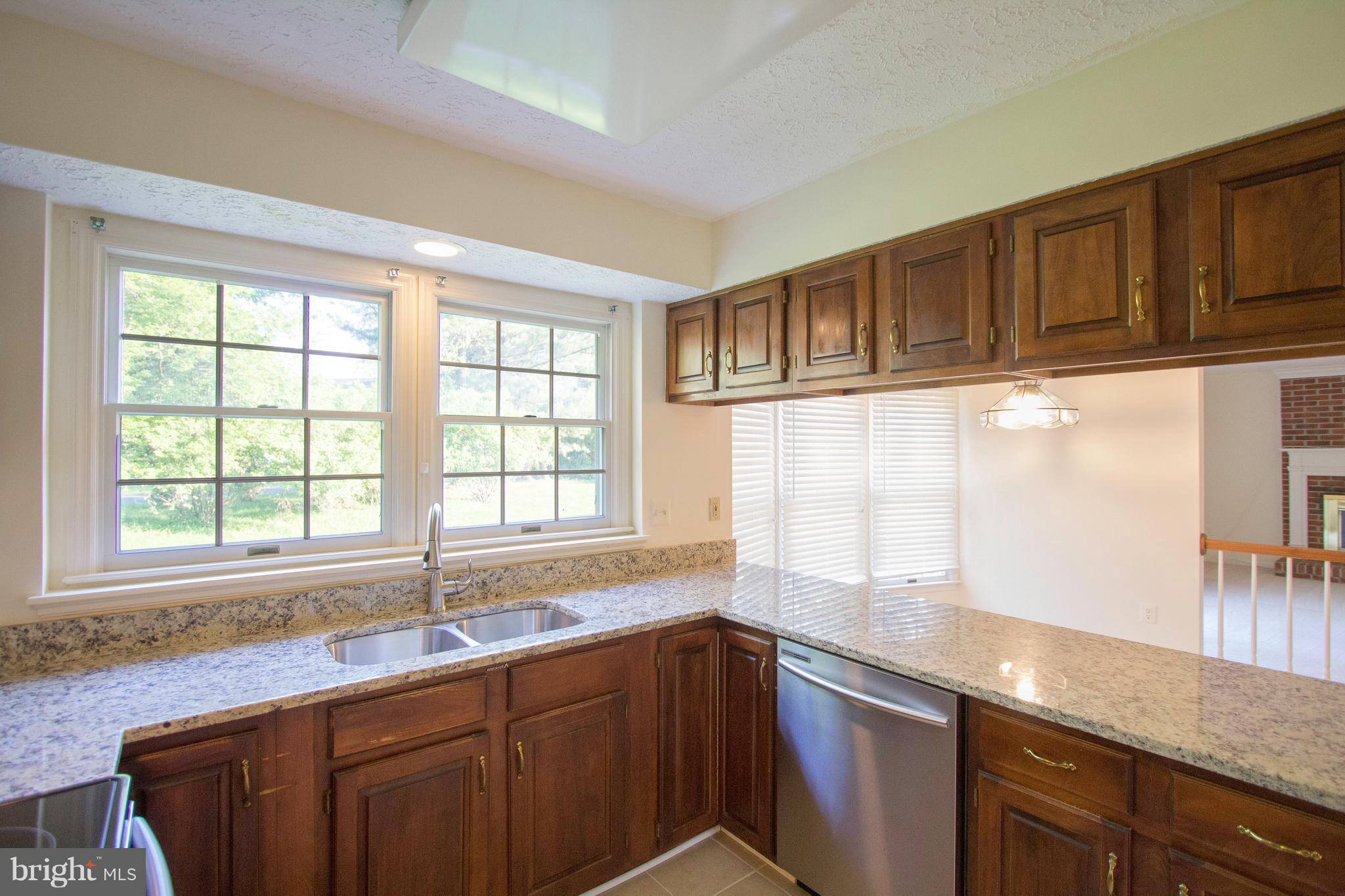 NORTH SHERWOOD FOREST - Residential