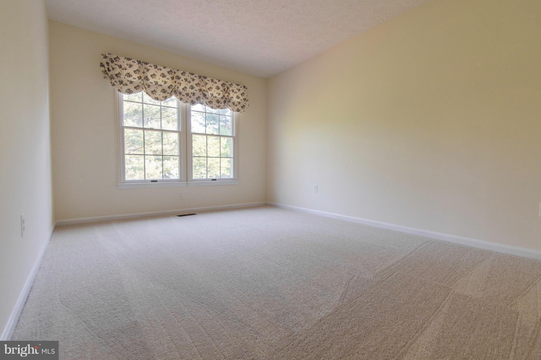 NORTH SHERWOOD FOREST - Residential