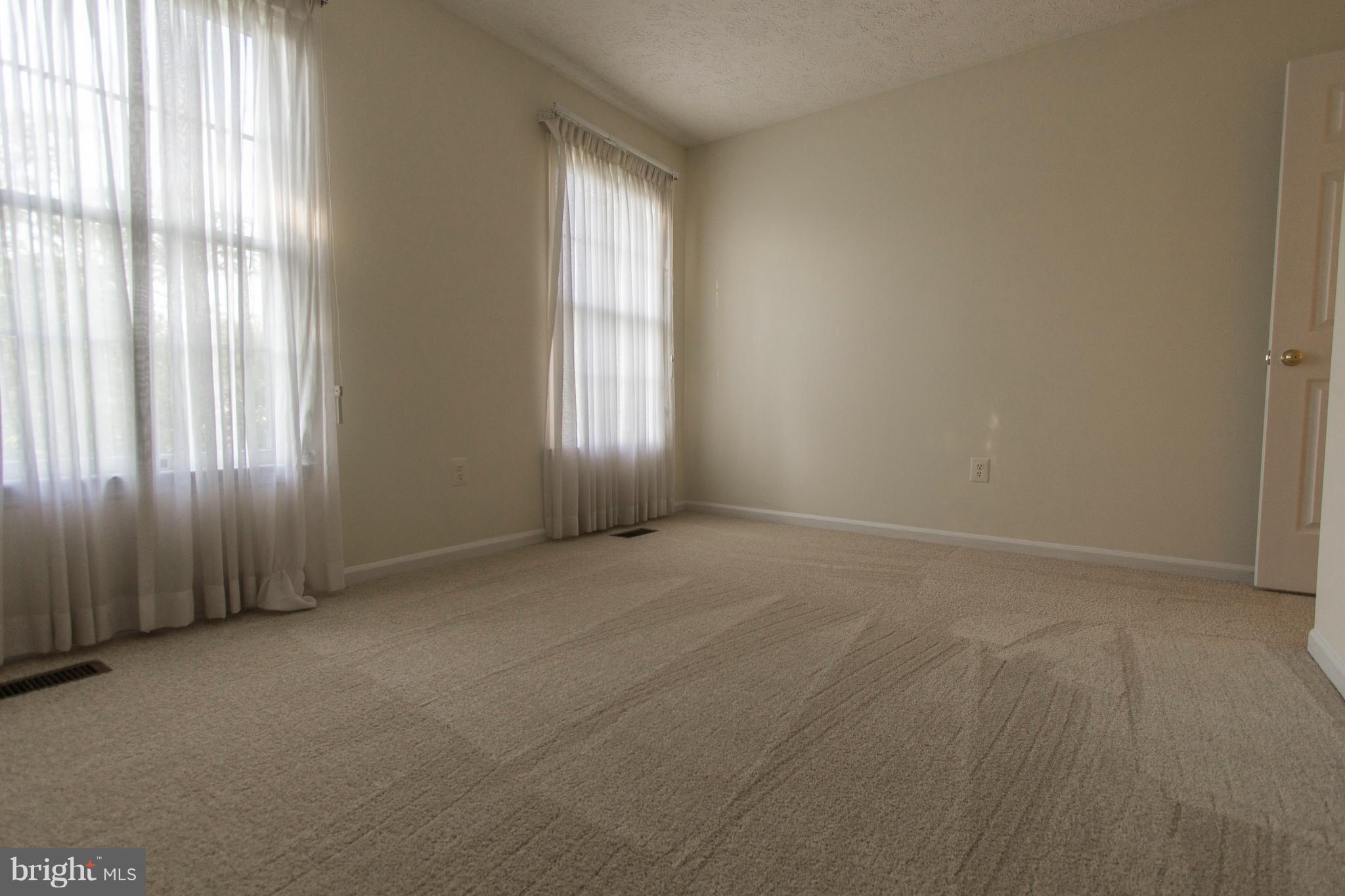 NORTH SHERWOOD FOREST - Residential