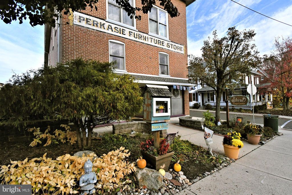 Photo of 601 W Market Street #100, PERKASIE, PA 18944 (MLS # PABU2109064)