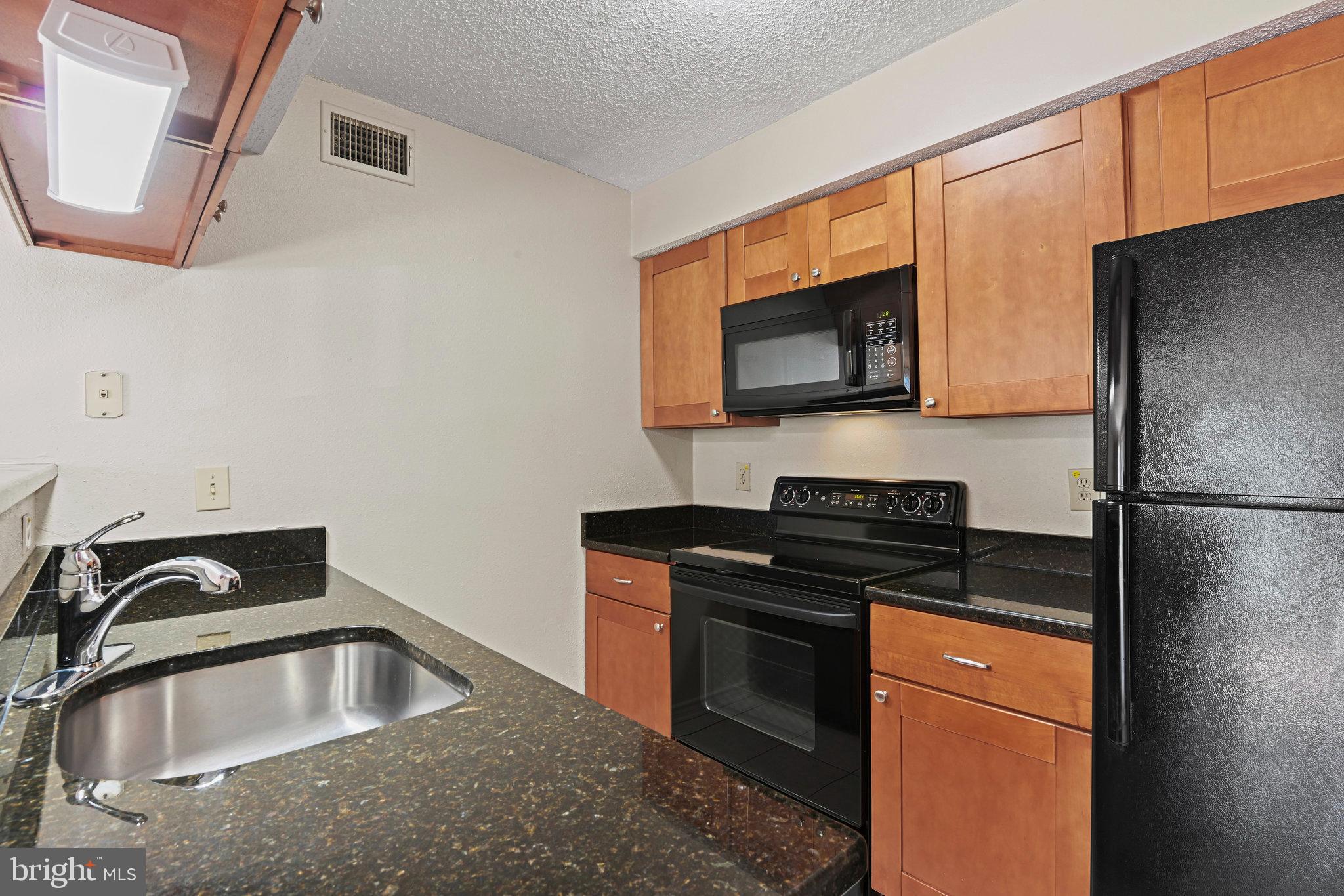 FOUNTAINS AT MCLEAN - Residential Lease