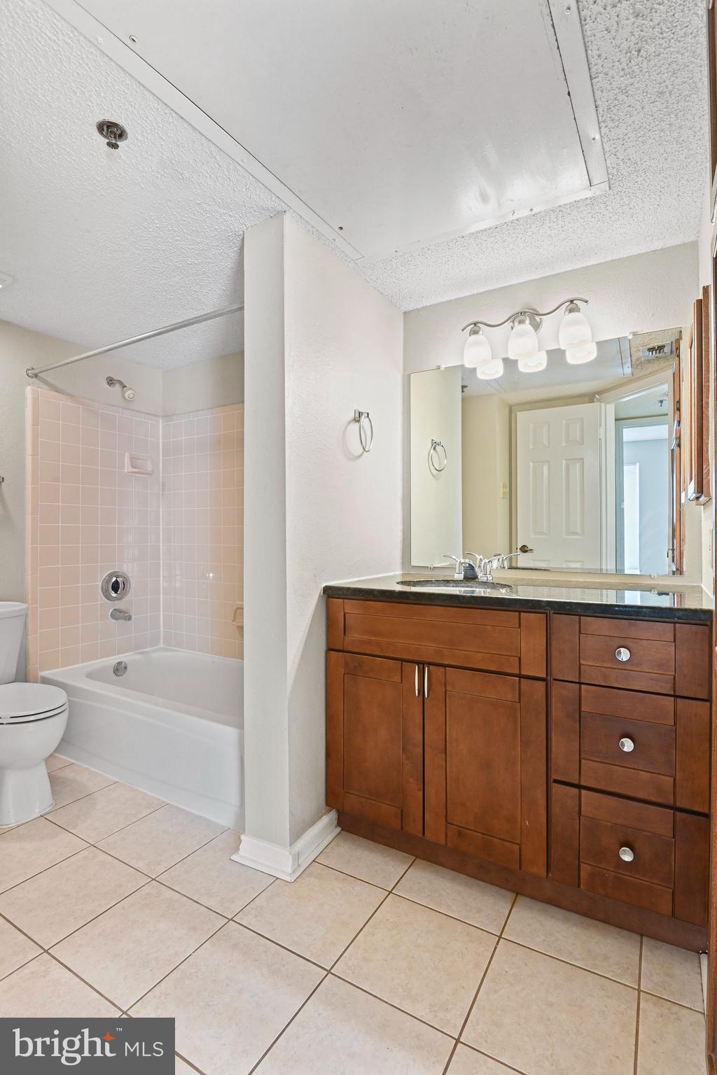 FOUNTAINS AT MCLEAN - Residential Lease