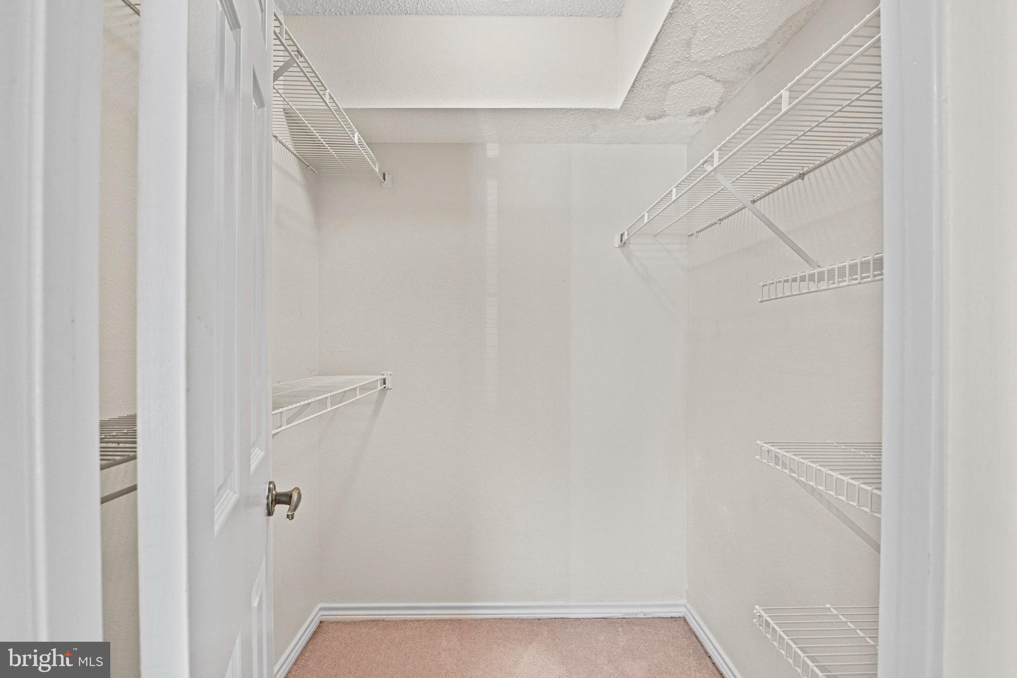 FOUNTAINS AT MCLEAN - Residential Lease