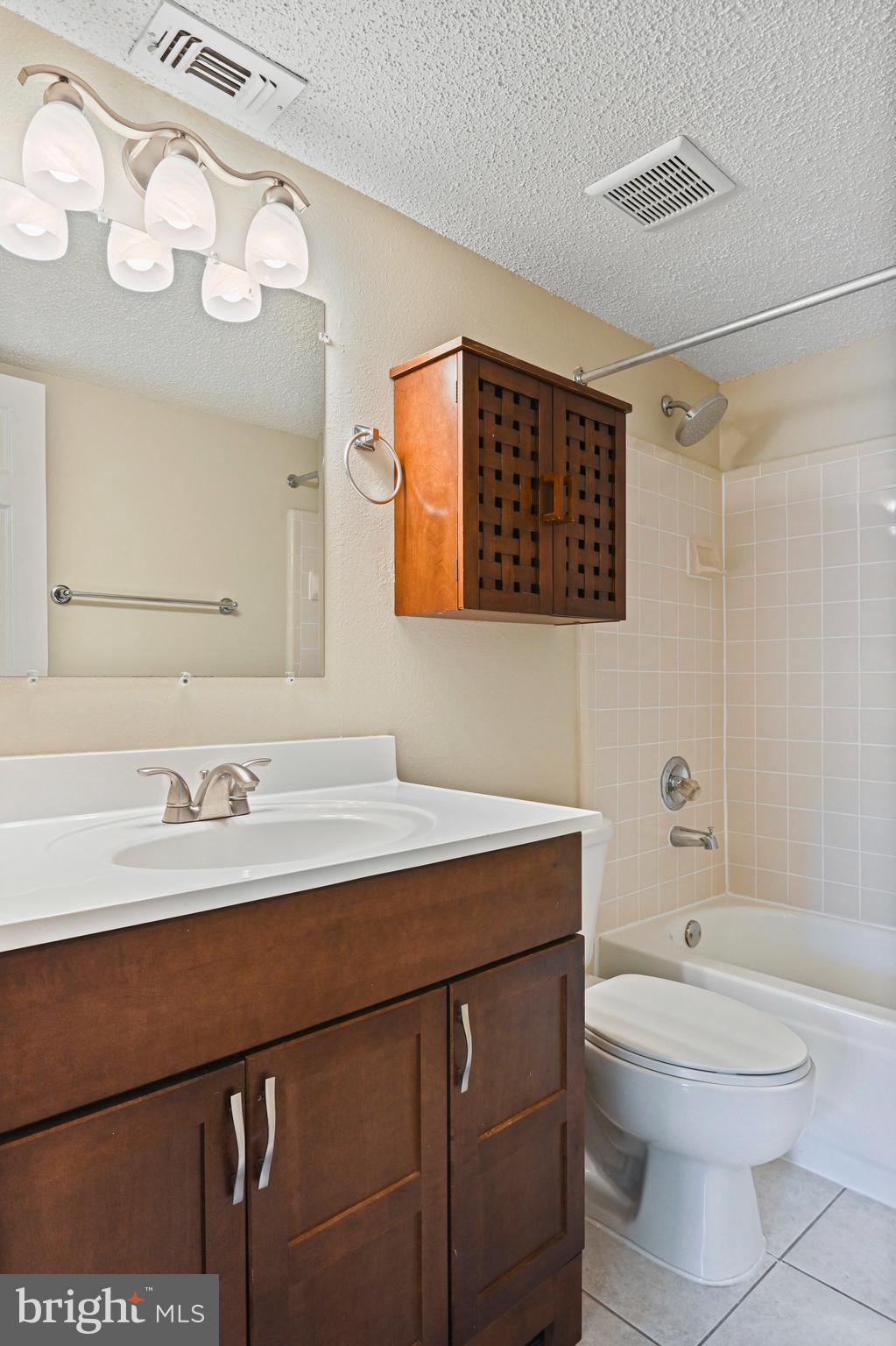 FOUNTAINS AT MCLEAN - Residential Lease