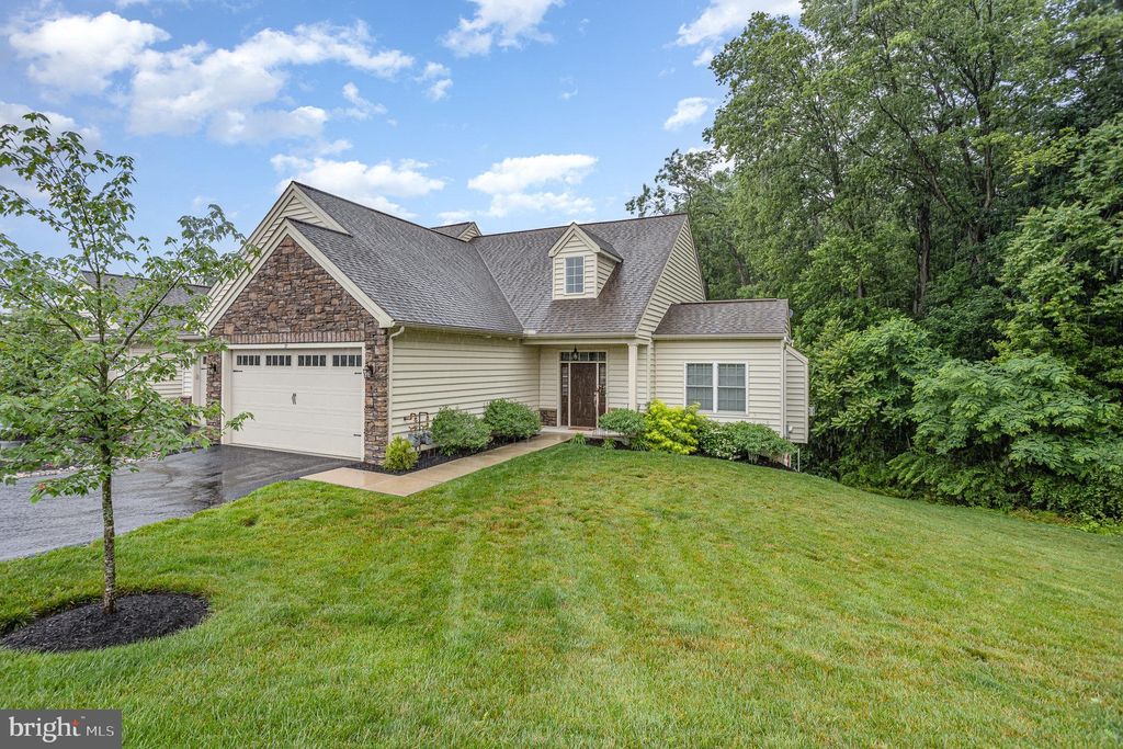 Photo of 57 Maize Circle, ELIZABETHTOWN, PA 17022 (MLS # PALA2071762)