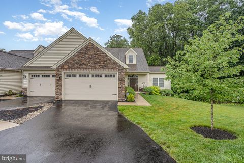 Photo of 57 Maize Circle, ELIZABETHTOWN, PA 17022 (MLS # PALA2071762)
