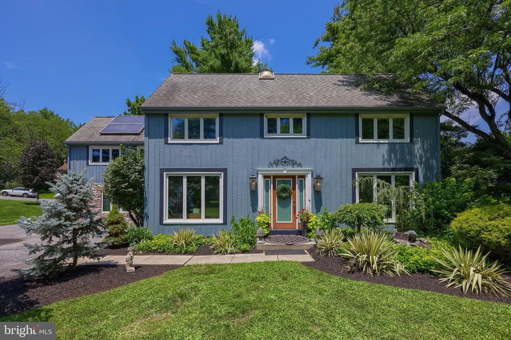 Photo of 2 Whitcraft Drive, LITITZ, PA 17543 (MLS # PALA2072758)