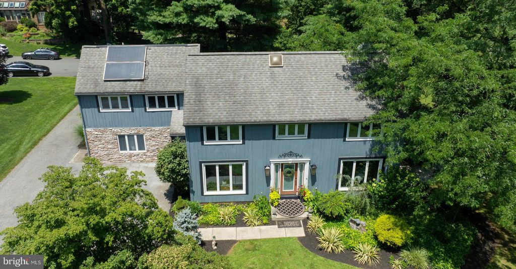 Photo of 2 Whitcraft Drive, LITITZ, PA 17543 (MLS # PALA2072758)