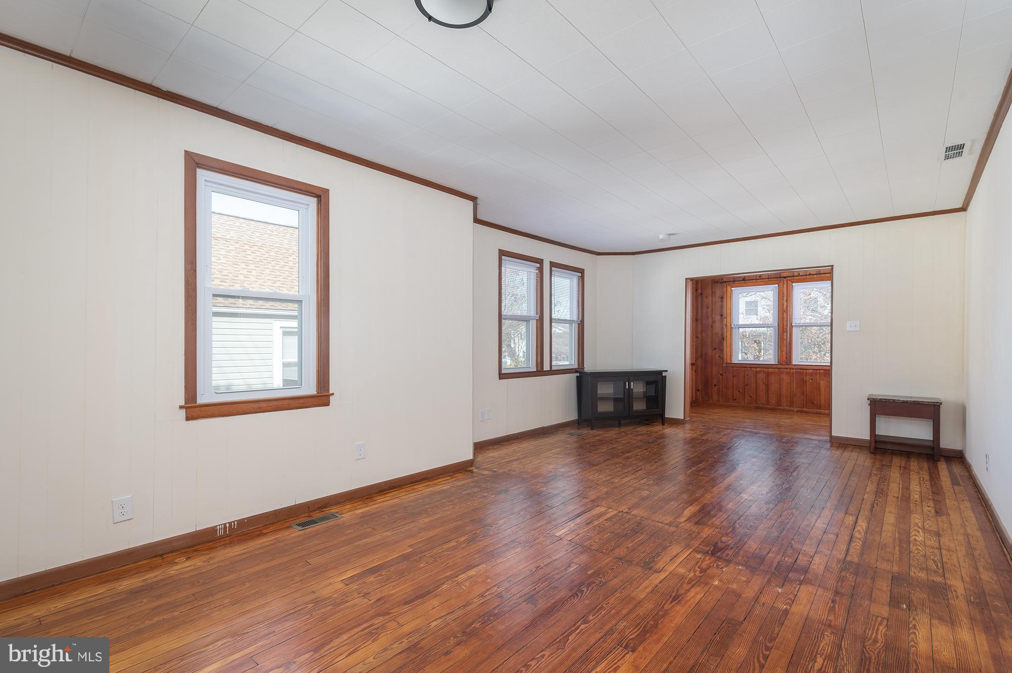 NORWOOD PARK - Residential Lease