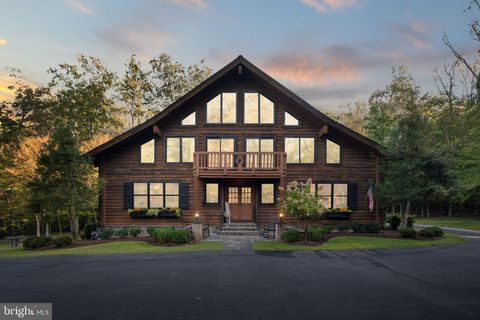 Photo of 4791 Wintergreen Court, WOODBRIDGE, VA 22192 (MLS # VAPW2105816)