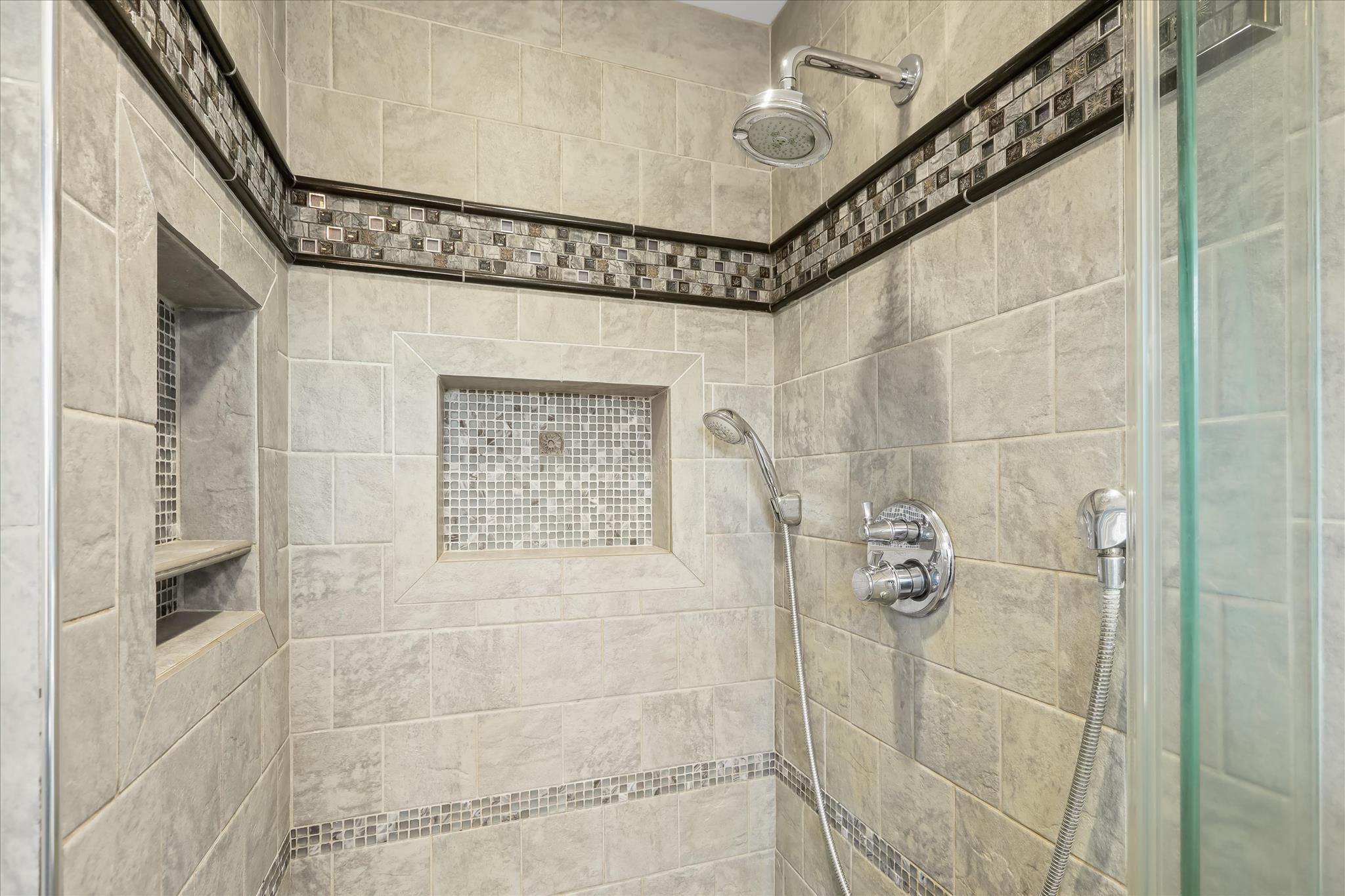 NORTH SHORE - Residential