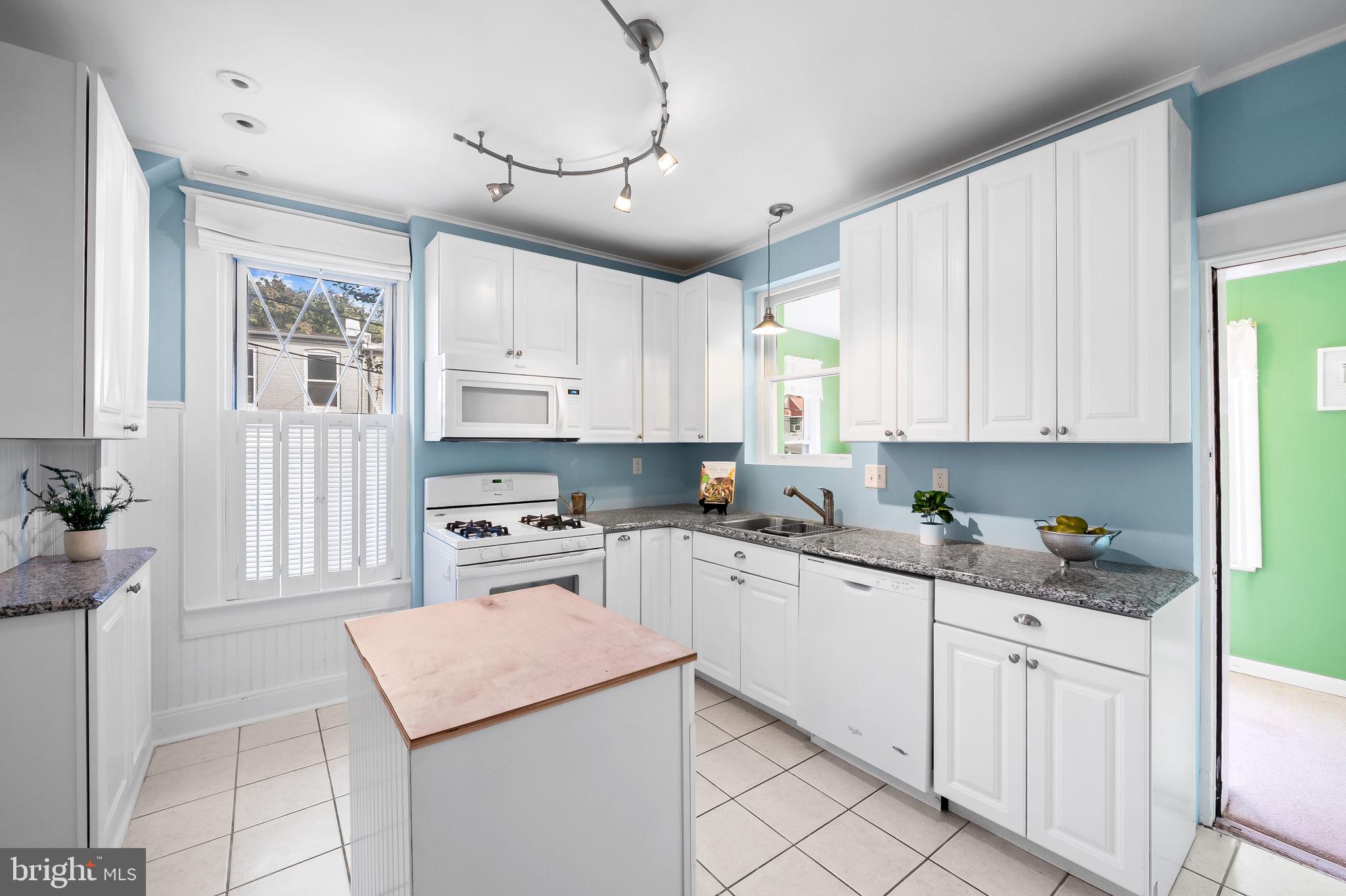 HAMPDEN HISTORIC DISTRICT - Residential